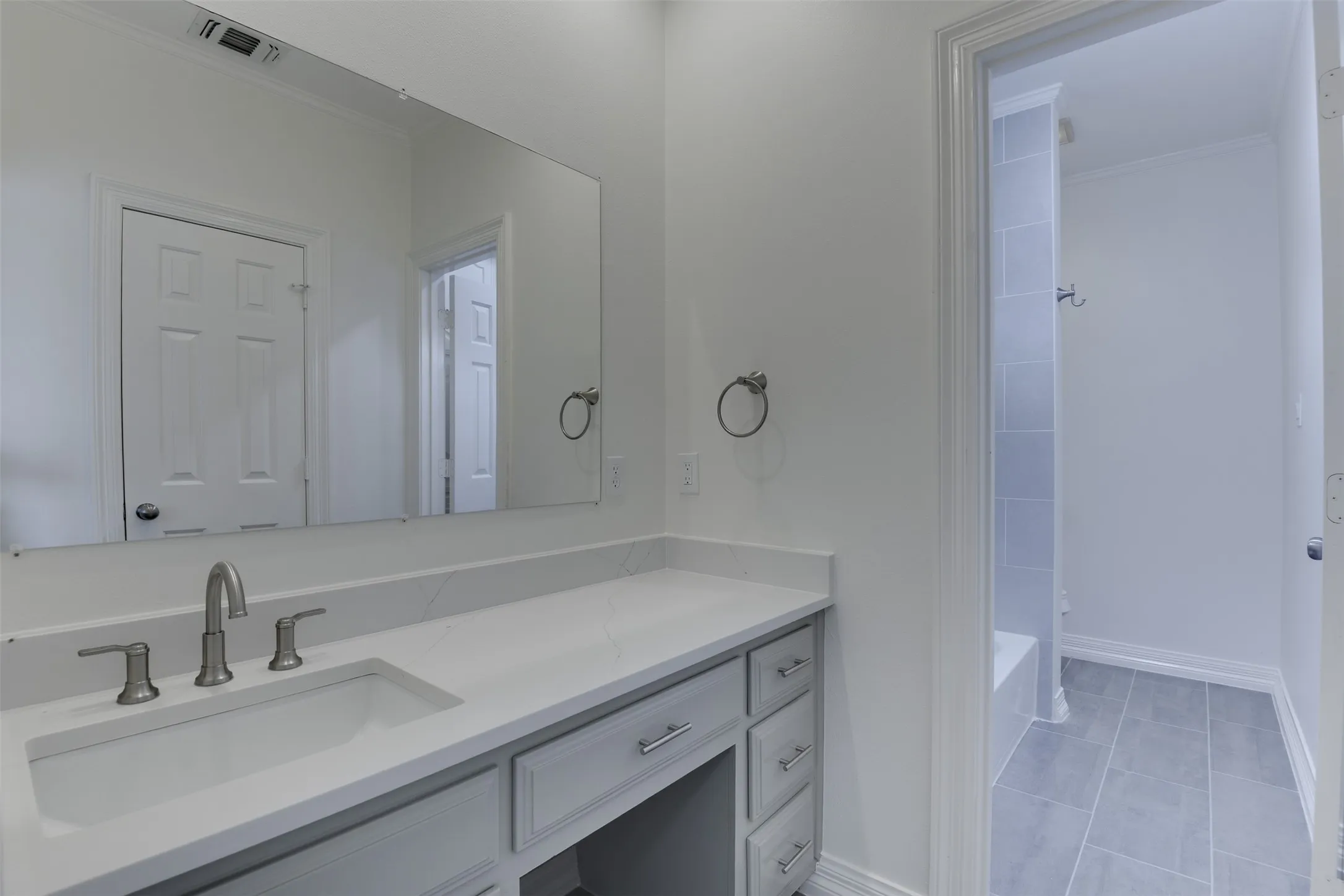 Single Family Residence For Rent in Dallas County , 2121 Shari Lane, Garland, Texas 75043, 5 Bedroom, 6 Bathroom, 3 Garage spaces, 5,656 Sqft, built in 1988, mls#21297642, Real Estate Agent in Garland, Homes For Rent in Dallas county, Homes For Rent in Garland, Realtor in Garland Texas, Real Estate Brokerage Independent Realty Texas, Luminita Cordes Realtor