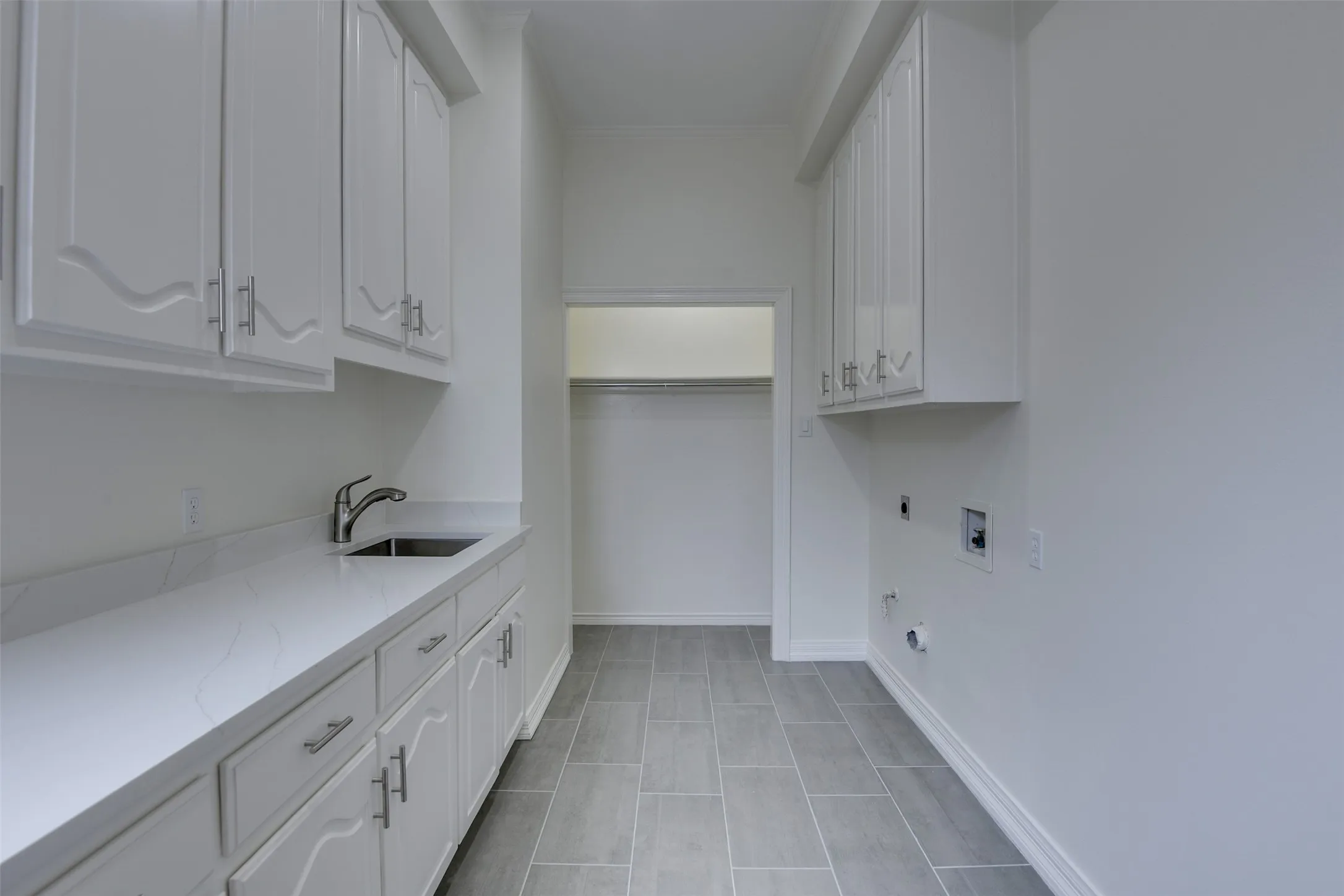 Single Family Residence For Rent in Dallas County , 2121 Shari Lane, Garland, Texas 75043, 5 Bedroom, 6 Bathroom, 3 Garage spaces, 5,656 Sqft, built in 1988, mls#21297642, Real Estate Agent in Garland, Homes For Rent in Dallas county, Homes For Rent in Garland, Realtor in Garland Texas, Real Estate Brokerage Independent Realty Texas, Luminita Cordes Realtor