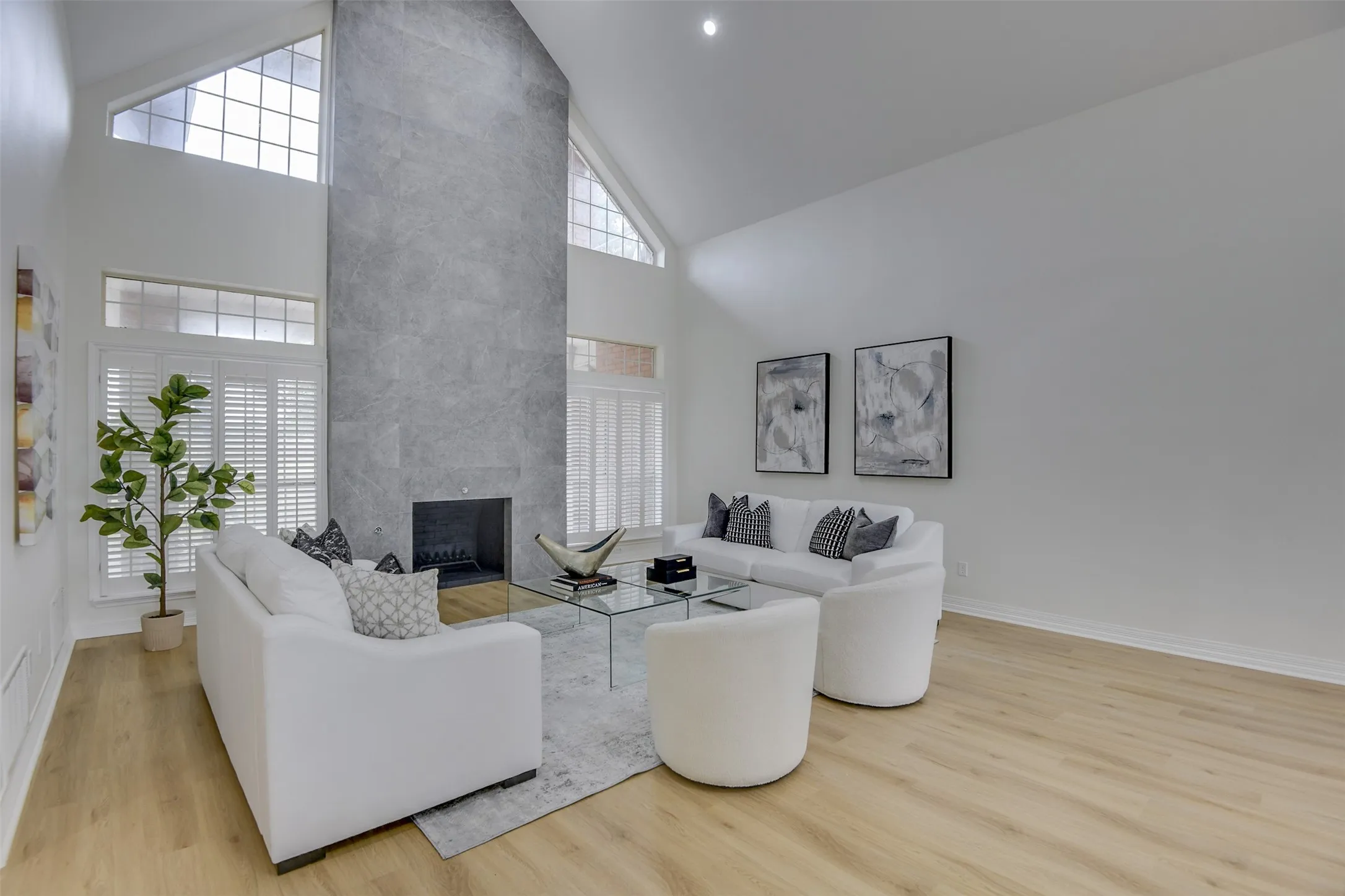 Single Family Residence For Rent in Dallas County , 2121 Shari Lane, Garland, Texas 75043, 5 Bedroom, 6 Bathroom, 3 Garage spaces, 5,656 Sqft, built in 1988, mls#21297642, Real Estate Agent in Garland, Homes For Rent in Dallas county, Homes For Rent in Garland, Realtor in Garland Texas, Real Estate Brokerage Independent Realty Texas, Luminita Cordes Realtor