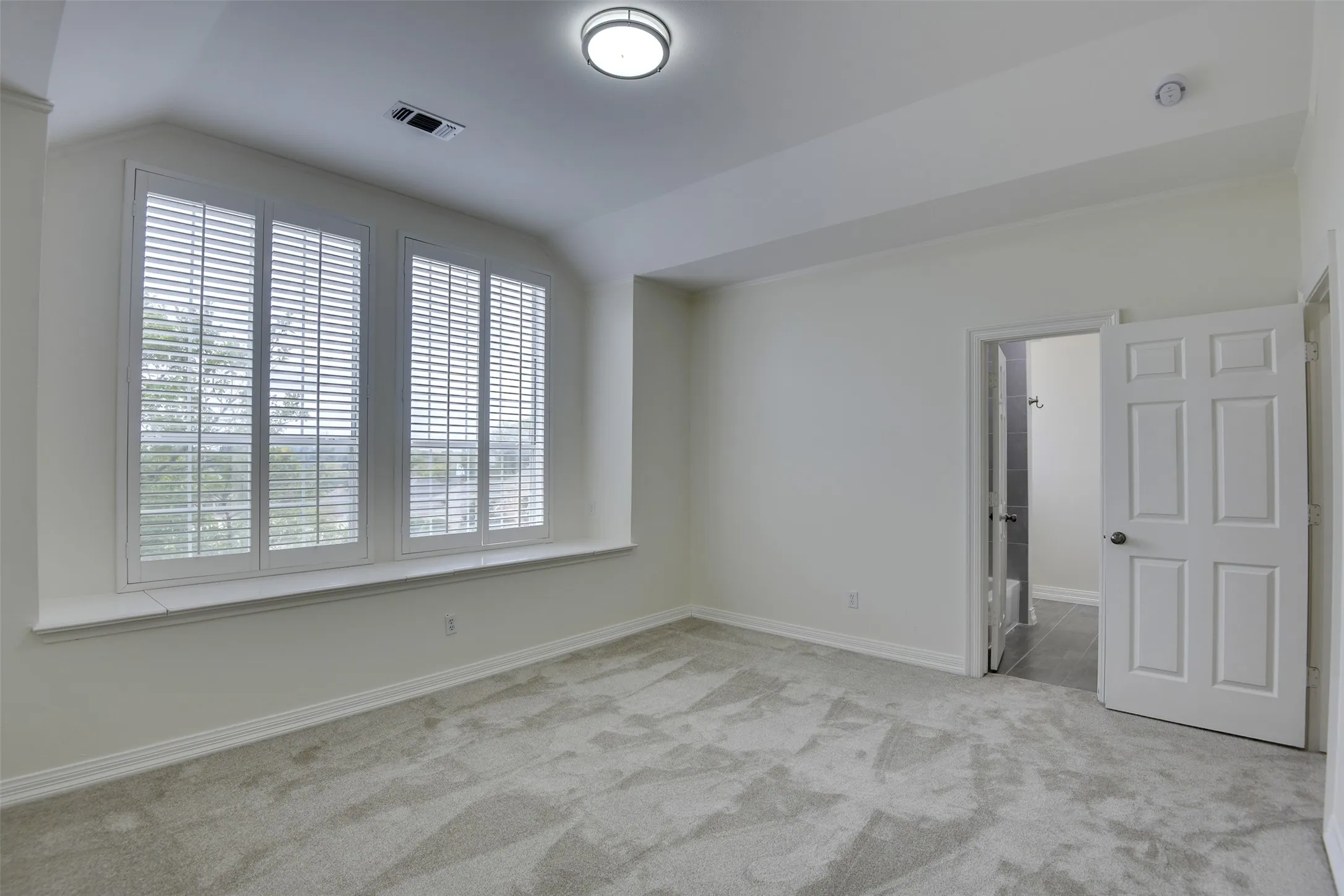 Single Family Residence For Rent in Dallas County , 2121 Shari Lane, Garland, Texas 75043, 5 Bedroom, 6 Bathroom, 3 Garage spaces, 5,656 Sqft, built in 1988, mls#21297642, Real Estate Agent in Garland, Homes For Rent in Dallas county, Homes For Rent in Garland, Realtor in Garland Texas, Real Estate Brokerage Independent Realty Texas, Luminita Cordes Realtor