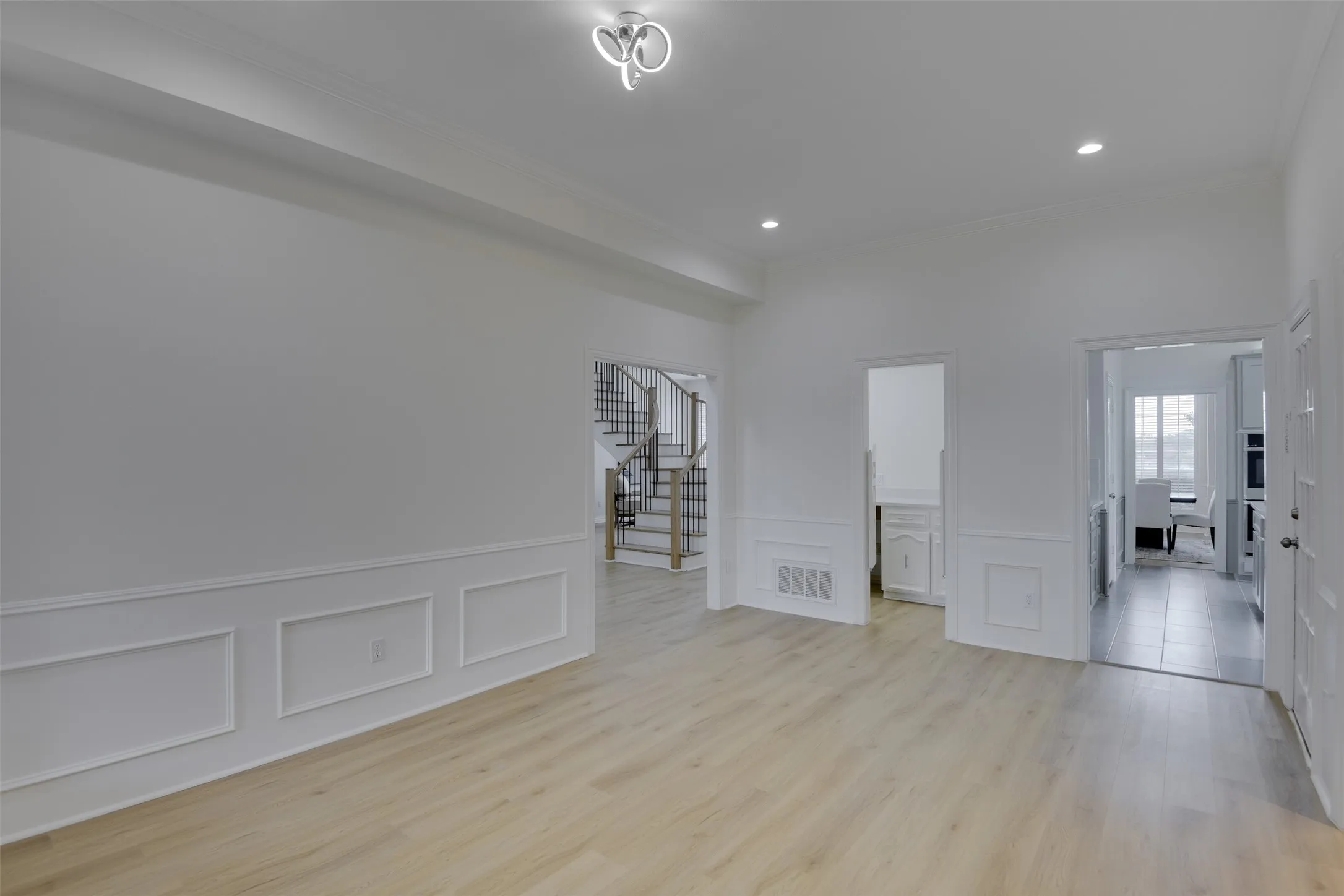 Single Family Residence For Rent in Dallas County , 2121 Shari Lane, Garland, Texas 75043, 5 Bedroom, 6 Bathroom, 3 Garage spaces, 5,656 Sqft, built in 1988, mls#21297642, Real Estate Agent in Garland, Homes For Rent in Dallas county, Homes For Rent in Garland, Realtor in Garland Texas, Real Estate Brokerage Independent Realty Texas, Luminita Cordes Realtor