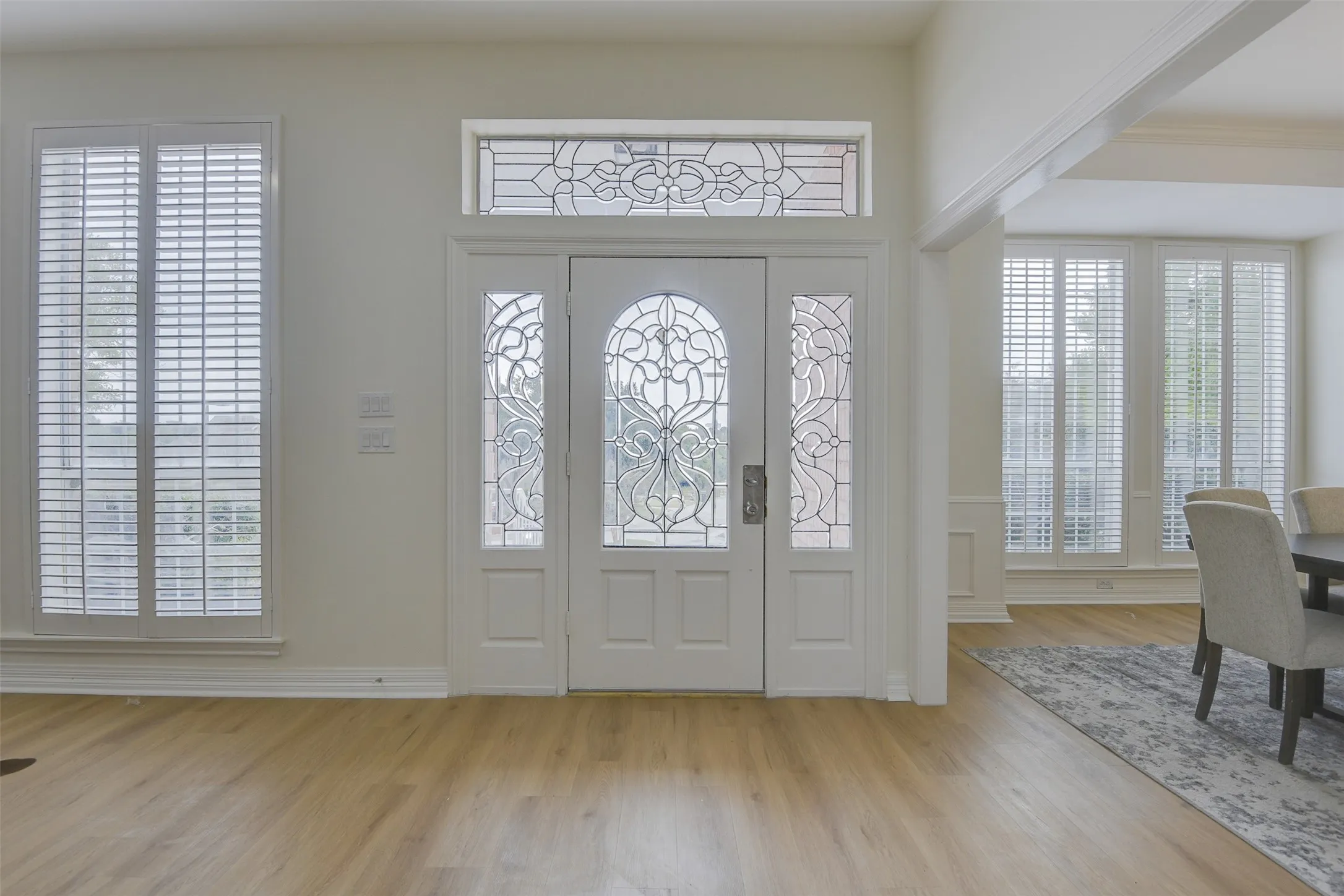 Single Family Residence For Rent in Dallas County , 2121 Shari Lane, Garland, Texas 75043, 5 Bedroom, 6 Bathroom, 3 Garage spaces, 5,656 Sqft, built in 1988, mls#21297642, Real Estate Agent in Garland, Homes For Rent in Dallas county, Homes For Rent in Garland, Realtor in Garland Texas, Real Estate Brokerage Independent Realty Texas, Luminita Cordes Realtor