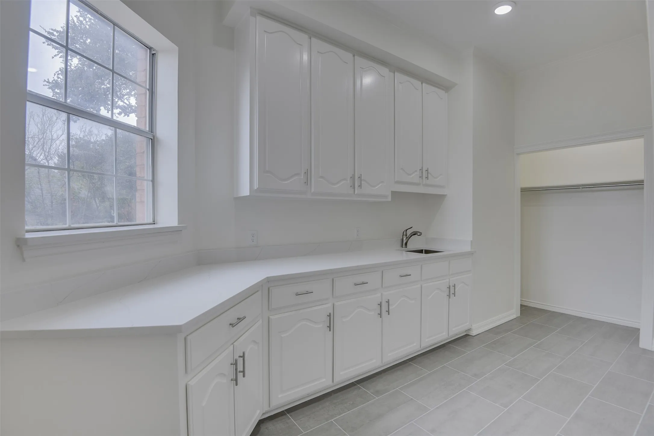 Single Family Residence For Rent in Dallas County , 2121 Shari Lane, Garland, Texas 75043, 5 Bedroom, 6 Bathroom, 3 Garage spaces, 5,656 Sqft, built in 1988, mls#21297642, Real Estate Agent in Garland, Homes For Rent in Dallas county, Homes For Rent in Garland, Realtor in Garland Texas, Real Estate Brokerage Independent Realty Texas, Luminita Cordes Realtor