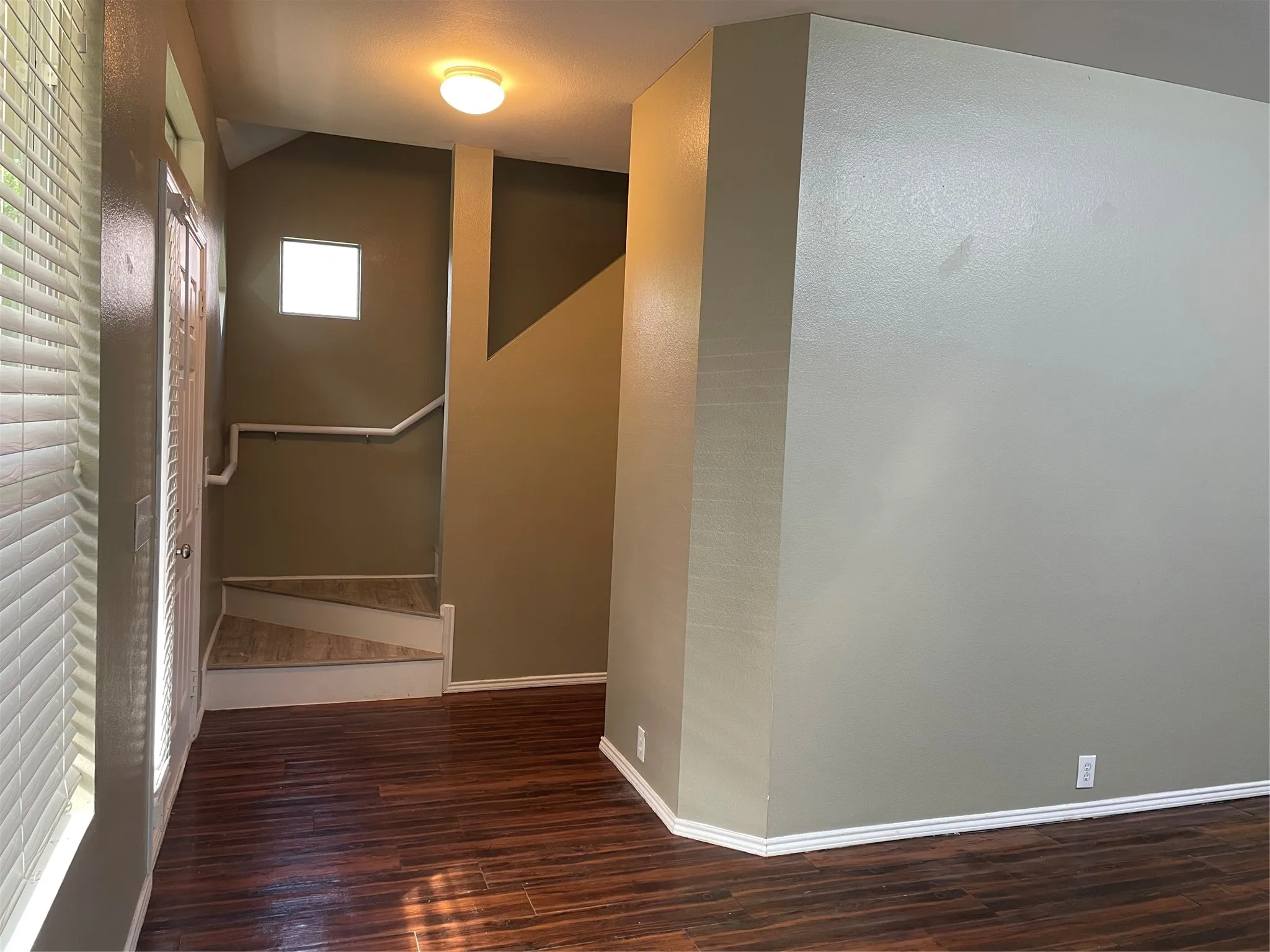 Single Family Residence For Rent in Collin County , 817 Greene Way, Wylie, Texas 75098, 3 Bedroom, 3 Bathroom, 1 Garage spaces, 1,234 Sqft, built in 2003, mls#21294566, Real Estate Agent in Wylie, Homes For Rent in Collin county, Homes For Rent in Wylie, Realtor in Wylie Texas, Real Estate Brokerage Independent Realty Texas, Luminita Cordes Realtor