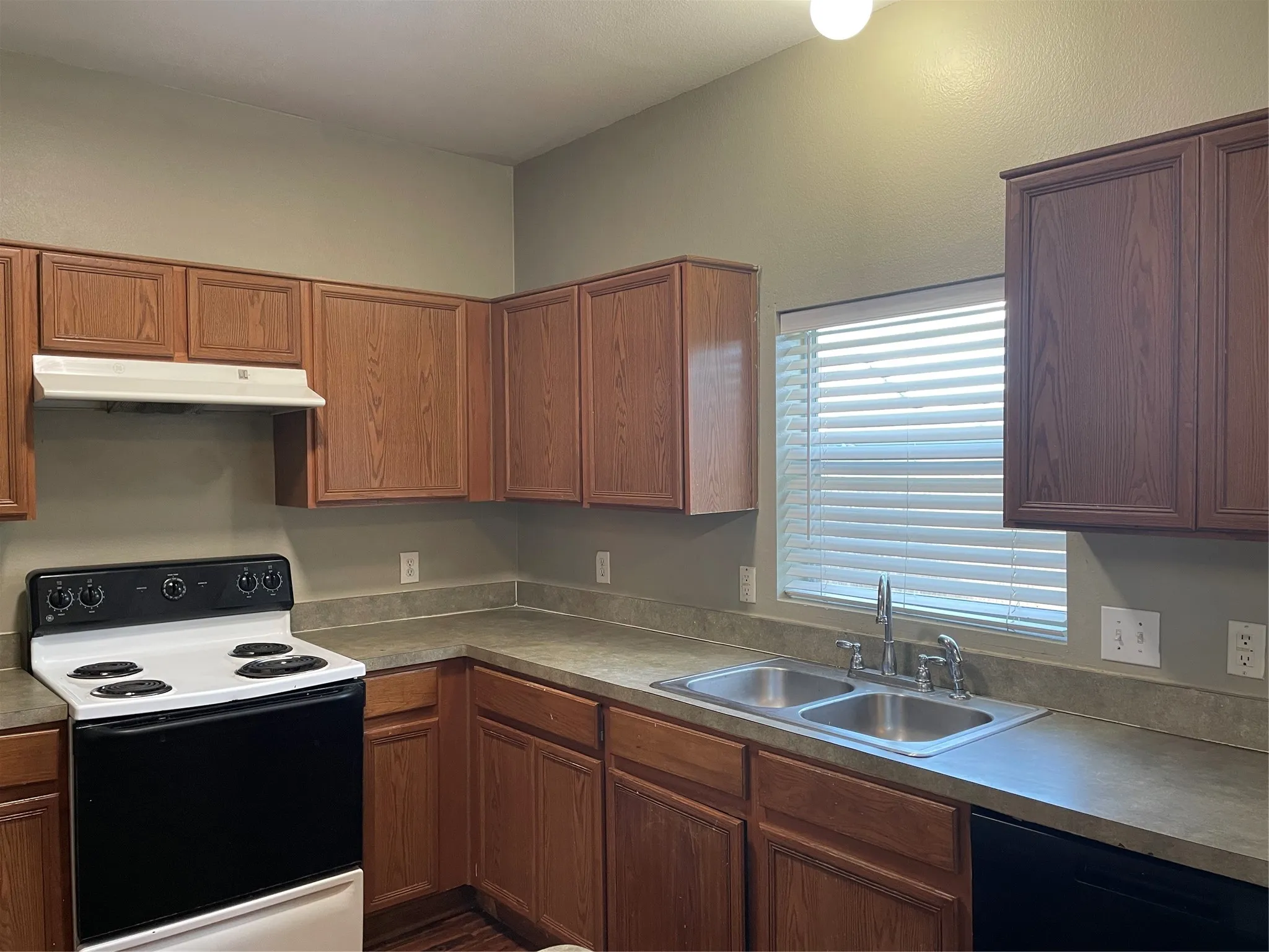 Single Family Residence For Rent in Collin County , 817 Greene Way, Wylie, Texas 75098, 3 Bedroom, 3 Bathroom, 1 Garage spaces, 1,234 Sqft, built in 2003, mls#21294566, Real Estate Agent in Wylie, Homes For Rent in Collin county, Homes For Rent in Wylie, Realtor in Wylie Texas, Real Estate Brokerage Independent Realty Texas, Luminita Cordes Realtor