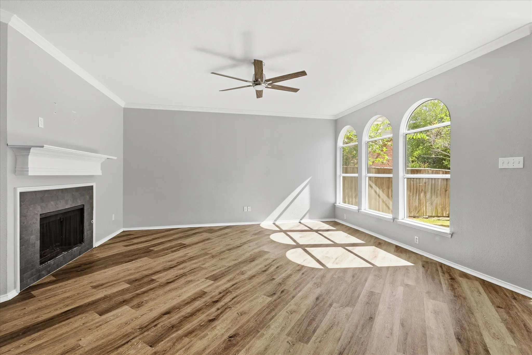 Single Family Residence For Sale in Denton County , 7013 Riverchase Trail, Denton, Texas 76210, 4 Bedroom, 3 Bathroom, 2 Garage spaces, 2,401 Sqft, built in 2001, mls#21297577, Real Estate Agent in Denton, Homes For Sale in Denton county, Homes For Sale in Denton, Realtor in Denton Texas, Real Estate Brokerage Independent Realty Texas, Luminita Cordes Realtor