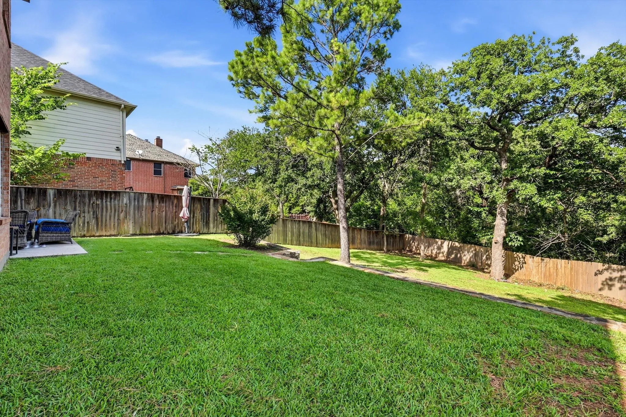 Single Family Residence For Sale in Denton County , 7013 Riverchase Trail, Denton, Texas 76210, 4 Bedroom, 3 Bathroom, 2 Garage spaces, 2,401 Sqft, built in 2001, mls#21297577, Real Estate Agent in Denton, Homes For Sale in Denton county, Homes For Sale in Denton, Realtor in Denton Texas, Real Estate Brokerage Independent Realty Texas, Luminita Cordes Realtor