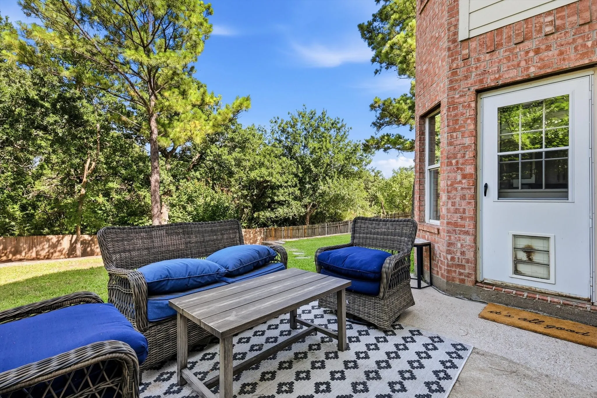 Single Family Residence For Sale in Denton County , 7013 Riverchase Trail, Denton, Texas 76210, 4 Bedroom, 3 Bathroom, 2 Garage spaces, 2,401 Sqft, built in 2001, mls#21297577, Real Estate Agent in Denton, Homes For Sale in Denton county, Homes For Sale in Denton, Realtor in Denton Texas, Real Estate Brokerage Independent Realty Texas, Luminita Cordes Realtor