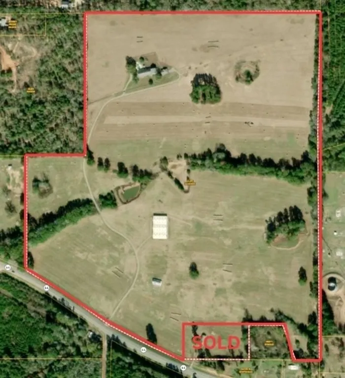 Farm For Sale in Rusk County , 11074 W 64 Highway, Overton, Texas 75684, 5 Bedroom, 6 Bathroom, 4 Garage spaces, 5,500 Sqft, built in 1974, Price $2,119,000, mls#21296853, Real Estate Agent in Overton, Homes For Sale in Rusk county, Homes For Sale in Overton, Realtor in Overton Texas, Real Estate Brokerage Independent Realty Texas, Luminita Cordes Realtor