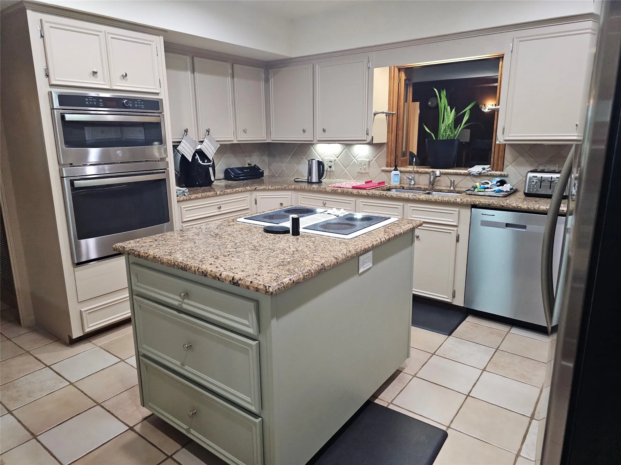 Farm For Sale in Rusk County , 11074 W 64 Highway, Overton, Texas 75684, 5 Bedroom, 6 Bathroom, 4 Garage spaces, 5,500 Sqft, built in 1974, Price $2,119,000, mls#21296853, Real Estate Agent in Overton, Homes For Sale in Rusk county, Homes For Sale in Overton, Realtor in Overton Texas, Real Estate Brokerage Independent Realty Texas, Luminita Cordes Realtor