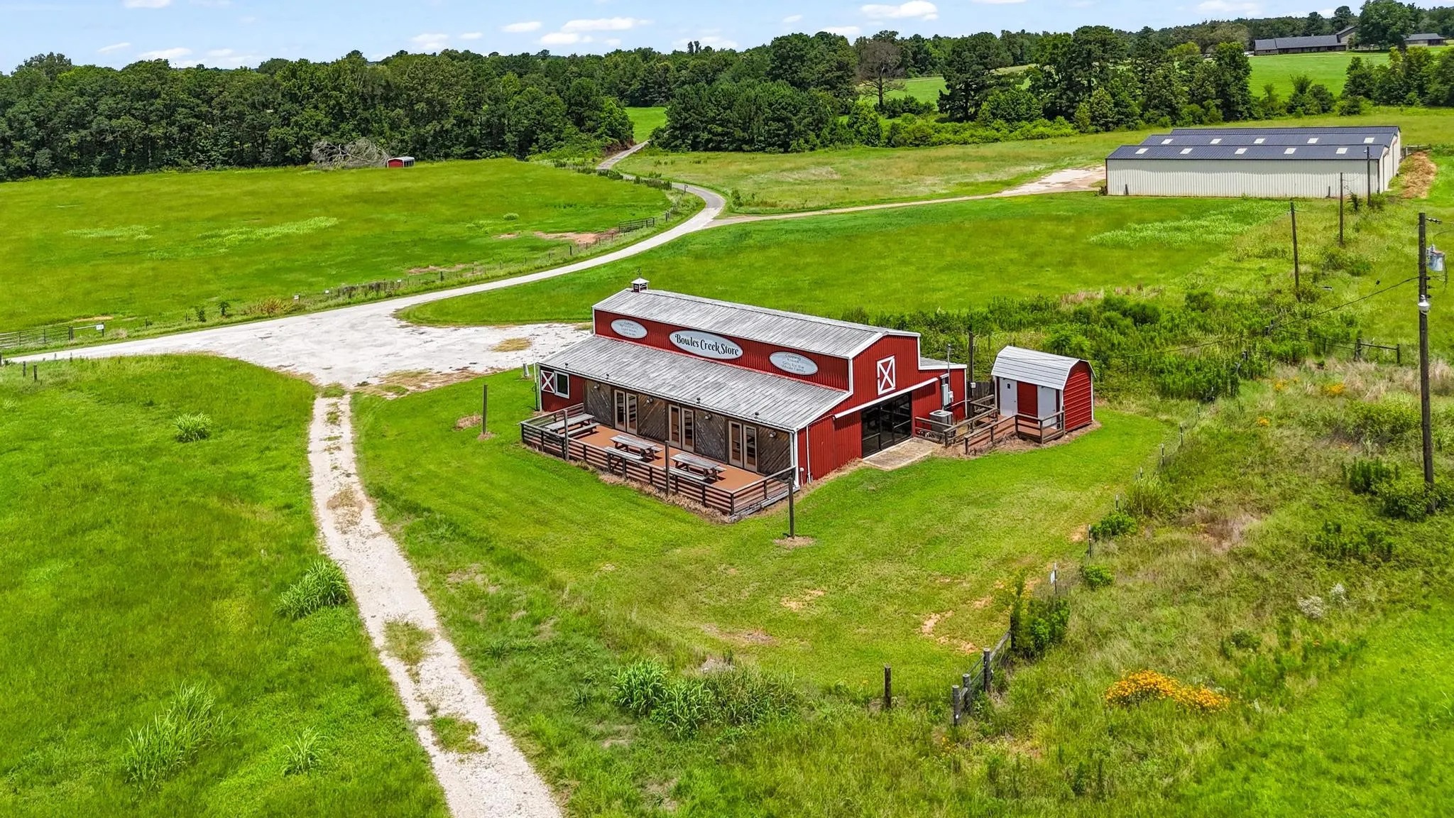 Farm For Sale in Rusk County , 11074 W 64 Highway, Overton, Texas 75684, 5 Bedroom, 6 Bathroom, 4 Garage spaces, 5,500 Sqft, built in 1974, Price $2,119,000, mls#21296853, Real Estate Agent in Overton, Homes For Sale in Rusk county, Homes For Sale in Overton, Realtor in Overton Texas, Real Estate Brokerage Independent Realty Texas, Luminita Cordes Realtor