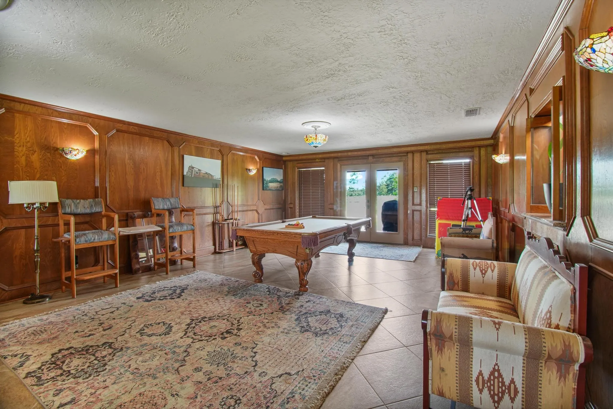 Farm For Sale in Rusk County , 11074 W 64 Highway, Overton, Texas 75684, 5 Bedroom, 6 Bathroom, 4 Garage spaces, 5,500 Sqft, built in 1974, Price $2,119,000, mls#21296853, Real Estate Agent in Overton, Homes For Sale in Rusk county, Homes For Sale in Overton, Realtor in Overton Texas, Real Estate Brokerage Independent Realty Texas, Luminita Cordes Realtor