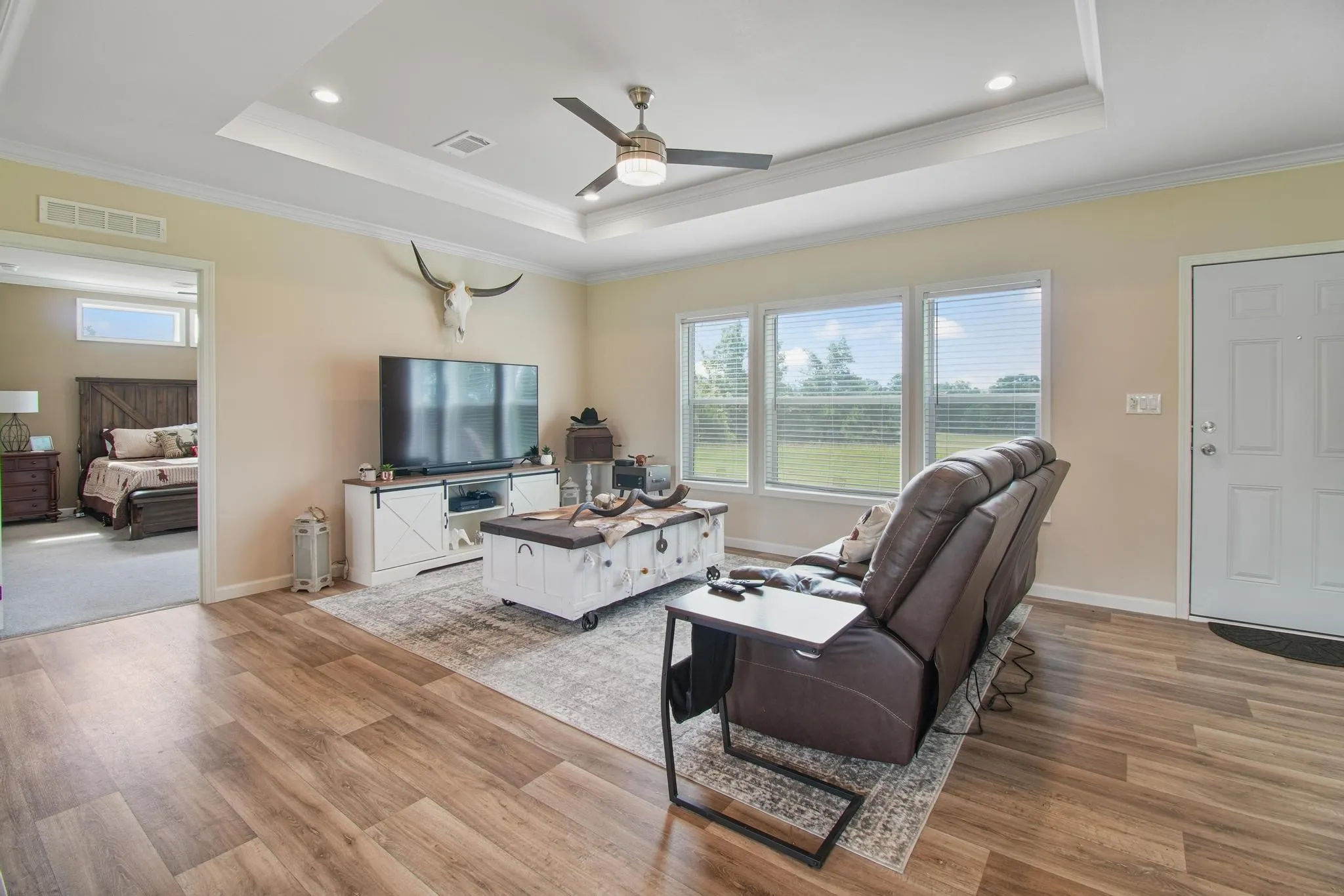 Farm For Sale in Rusk County , 11074 W 64 Highway, Overton, Texas 75684, 5 Bedroom, 6 Bathroom, 4 Garage spaces, 5,500 Sqft, built in 1974, Price $2,119,000, mls#21296853, Real Estate Agent in Overton, Homes For Sale in Rusk county, Homes For Sale in Overton, Realtor in Overton Texas, Real Estate Brokerage Independent Realty Texas, Luminita Cordes Realtor