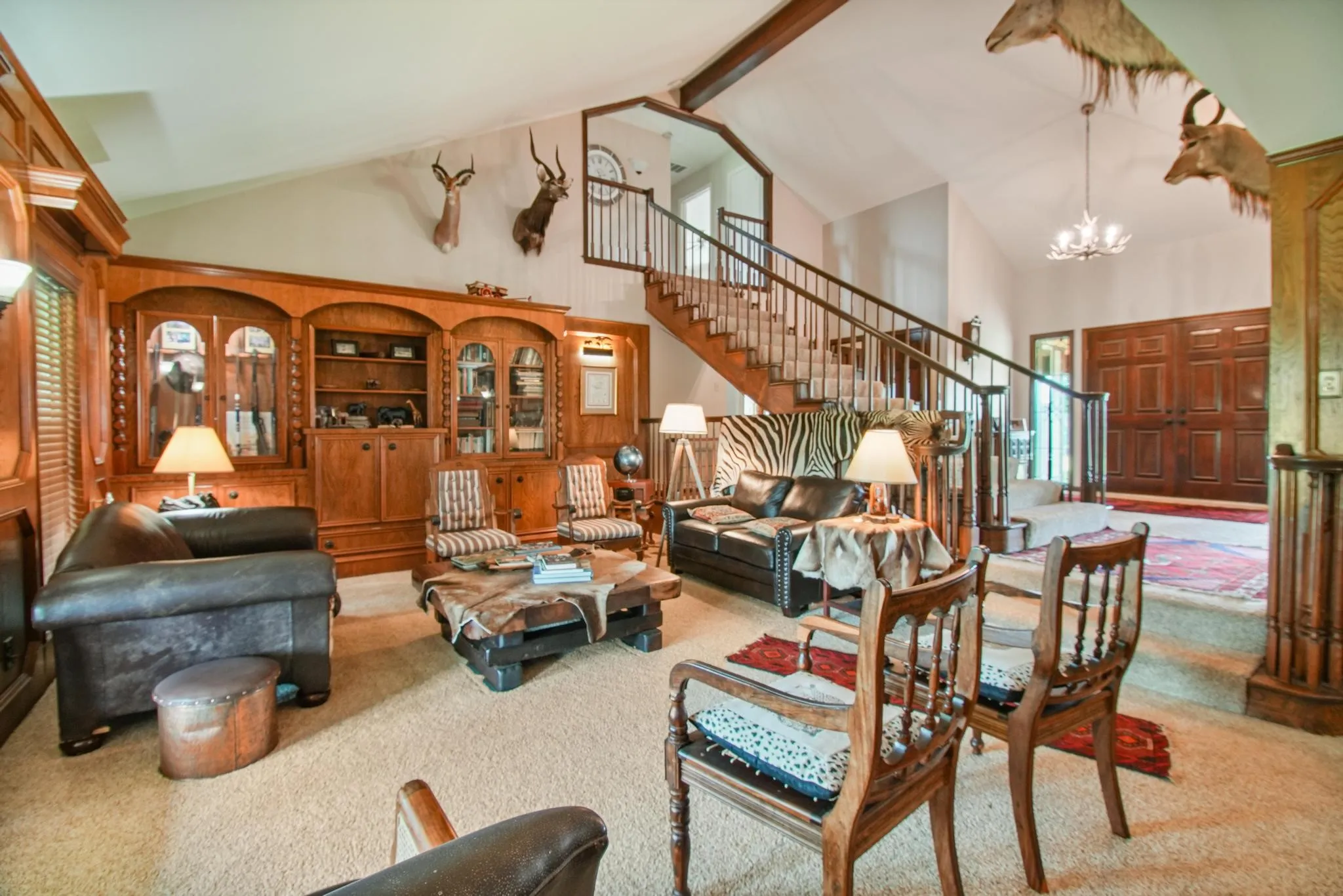 Farm For Sale in Rusk County , 11074 W 64 Highway, Overton, Texas 75684, 5 Bedroom, 6 Bathroom, 4 Garage spaces, 5,500 Sqft, built in 1974, Price $2,119,000, mls#21296853, Real Estate Agent in Overton, Homes For Sale in Rusk county, Homes For Sale in Overton, Realtor in Overton Texas, Real Estate Brokerage Independent Realty Texas, Luminita Cordes Realtor