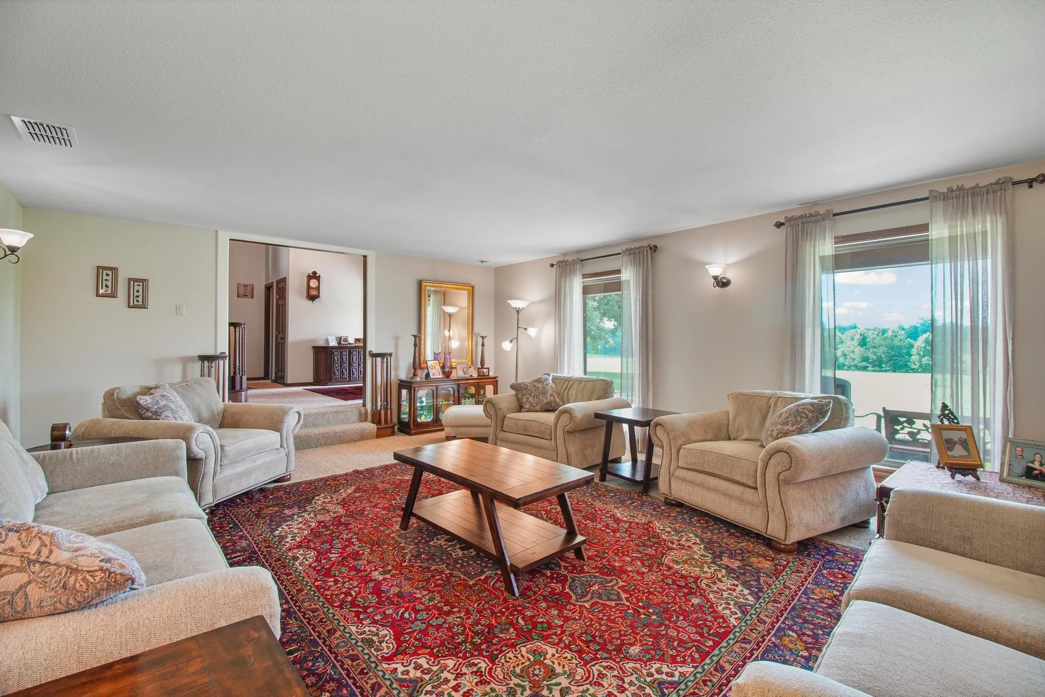 Farm For Sale in Rusk County , 11074 W 64 Highway, Overton, Texas 75684, 5 Bedroom, 6 Bathroom, 4 Garage spaces, 5,500 Sqft, built in 1974, Price $2,119,000, mls#21296853, Real Estate Agent in Overton, Homes For Sale in Rusk county, Homes For Sale in Overton, Realtor in Overton Texas, Real Estate Brokerage Independent Realty Texas, Luminita Cordes Realtor