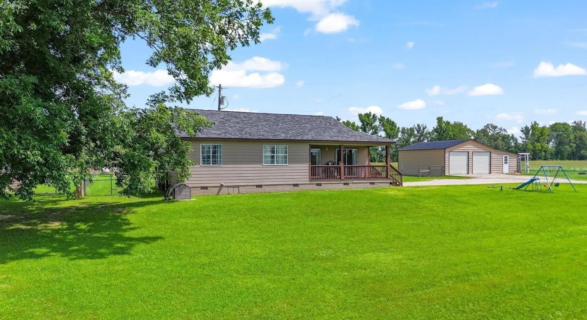Farm For Sale in Rusk County , 11074 W 64 Highway, Overton, Texas 75684, 5 Bedroom, 6 Bathroom, 4 Garage spaces, 5,500 Sqft, built in 1974, Price $2,119,000, mls#21296853, Real Estate Agent in Overton, Homes For Sale in Rusk county, Homes For Sale in Overton, Realtor in Overton Texas, Real Estate Brokerage Independent Realty Texas, Luminita Cordes Realtor