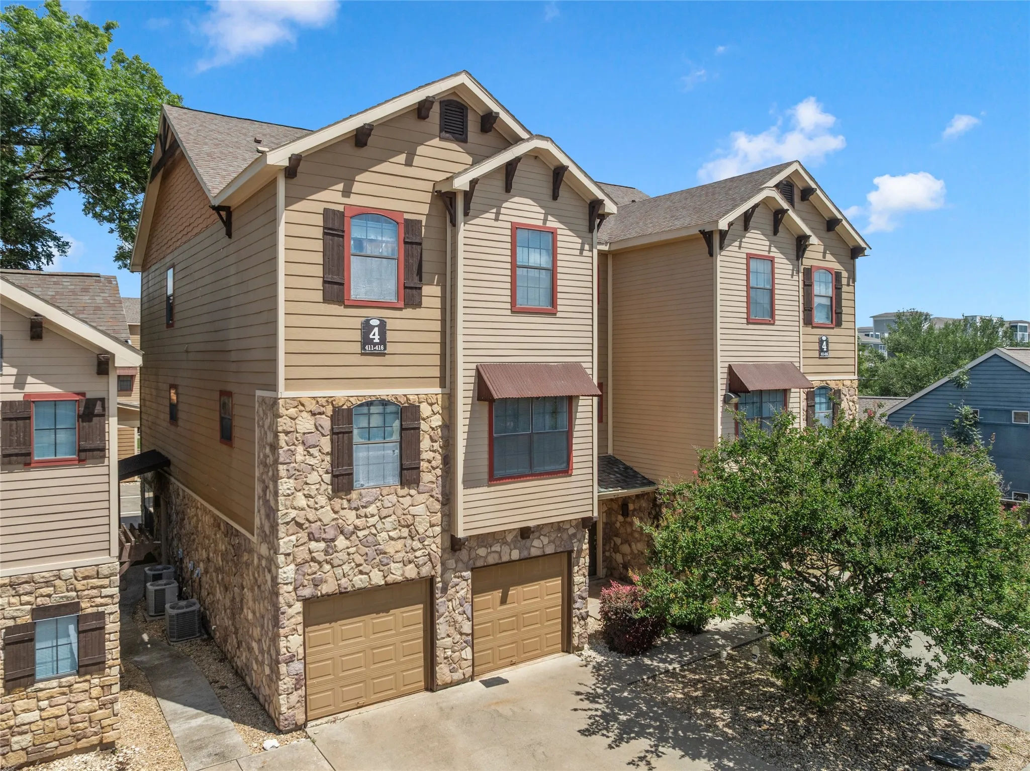 Condominium For Sale in Mc Lennan County , 2410 S 2nd Street 413, Waco, Texas 76706, 3 Bedroom, 2 Bathroom, 1 Garage spaces, 1,101 Sqft, built in 2006, mls#21297562, Real Estate Agent in Waco, Homes For Sale in Mc Lennan county, Homes For Sale in Waco, Realtor in Waco Texas, Real Estate Brokerage Independent Realty Texas, Luminita Cordes Realtor