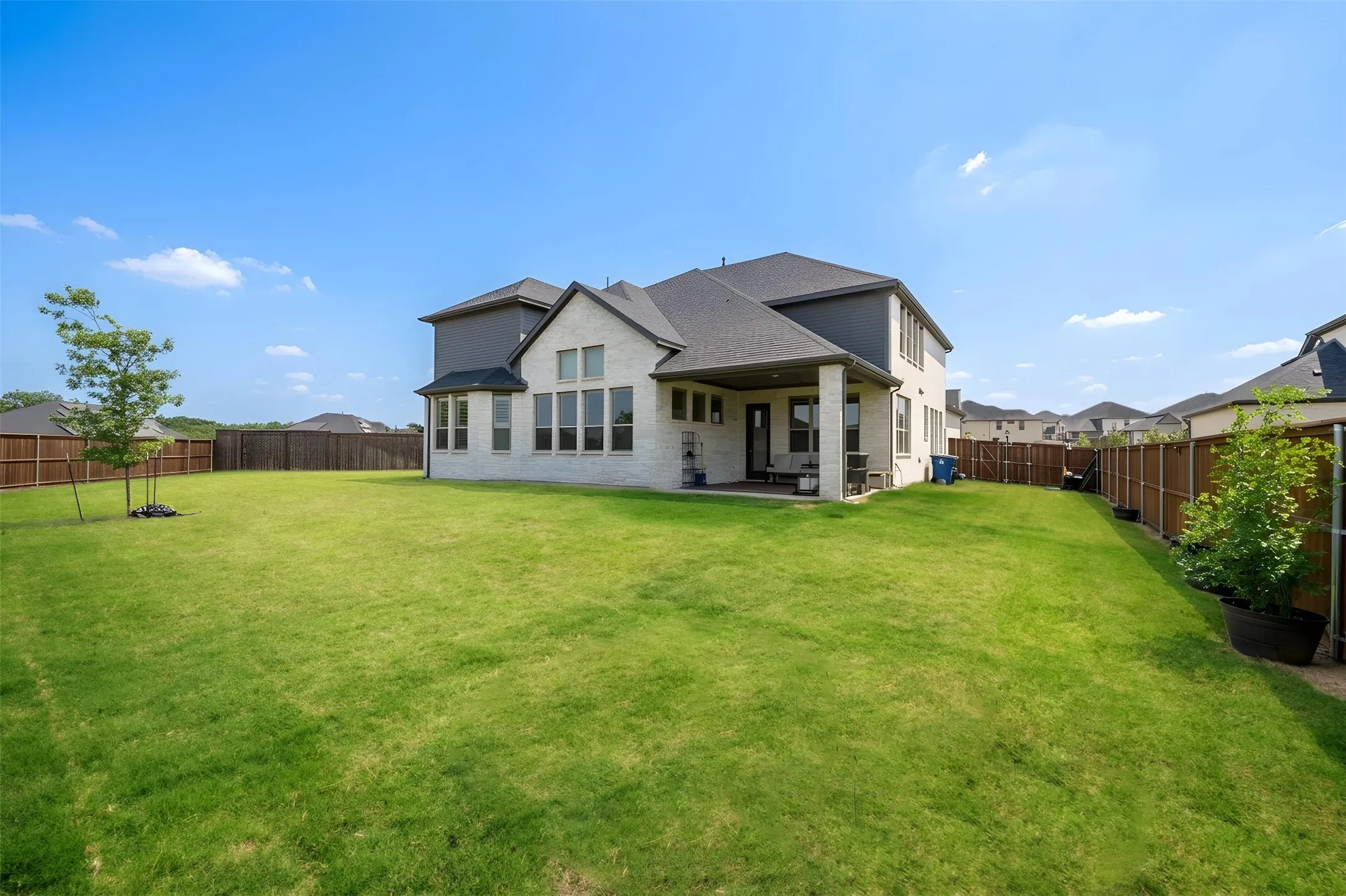 Single Family Residence For Sale in Collin County , 9562 Hickory Hill Road, Frisco, Texas 75035, 5 Bedroom, 4 Bathroom, 3 Garage spaces, 4,096 Sqft, built in 2021, mls#21297341, Real Estate Agent in Frisco, Homes For Sale in Collin county, Homes For Sale in Frisco, Realtor in Frisco Texas, Real Estate Brokerage Independent Realty Texas, Luminita Cordes Realtor