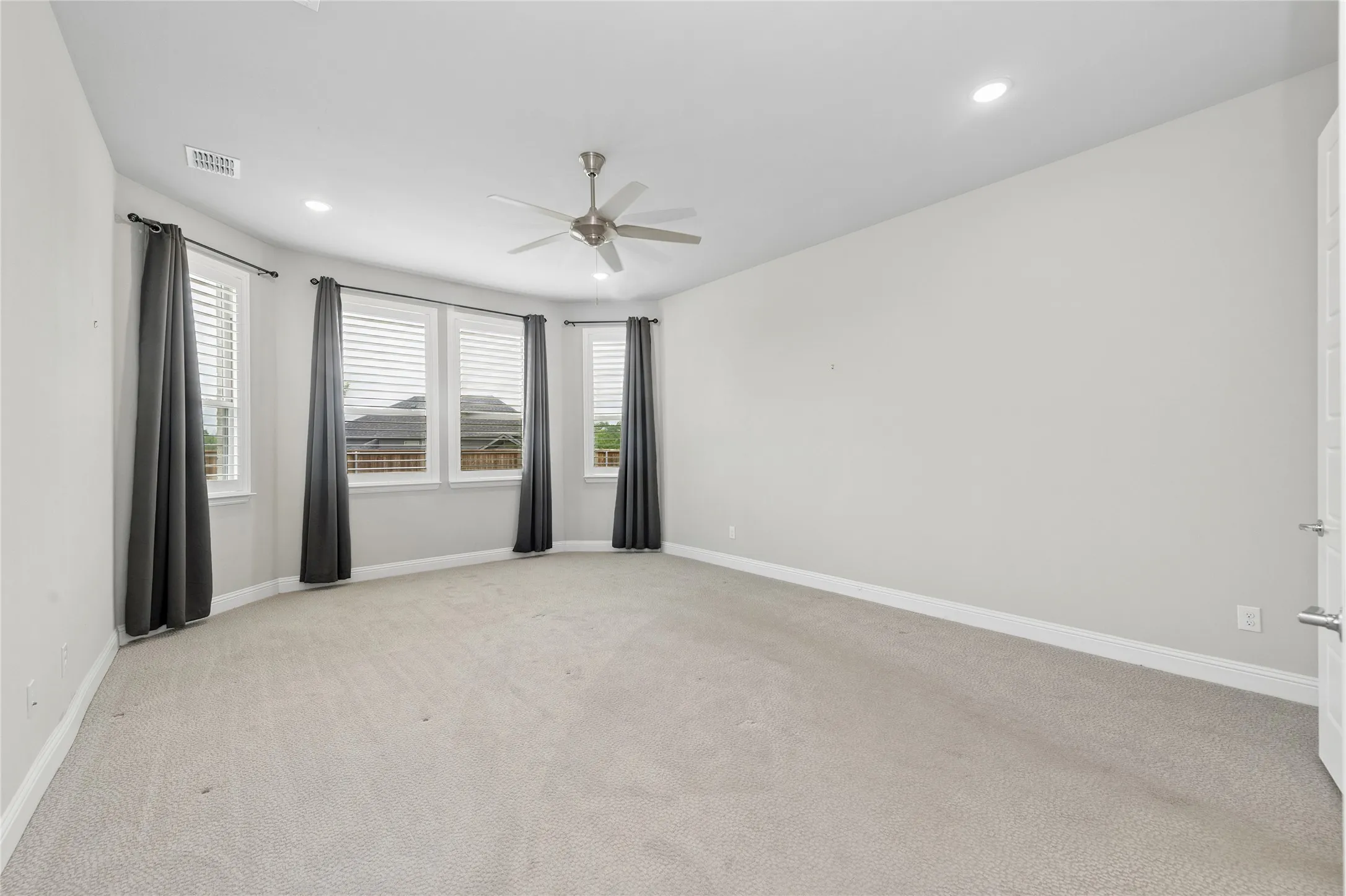 Single Family Residence For Sale in Collin County , 9562 Hickory Hill Road, Frisco, Texas 75035, 5 Bedroom, 4 Bathroom, 3 Garage spaces, 4,096 Sqft, built in 2021, mls#21297341, Real Estate Agent in Frisco, Homes For Sale in Collin county, Homes For Sale in Frisco, Realtor in Frisco Texas, Real Estate Brokerage Independent Realty Texas, Luminita Cordes Realtor