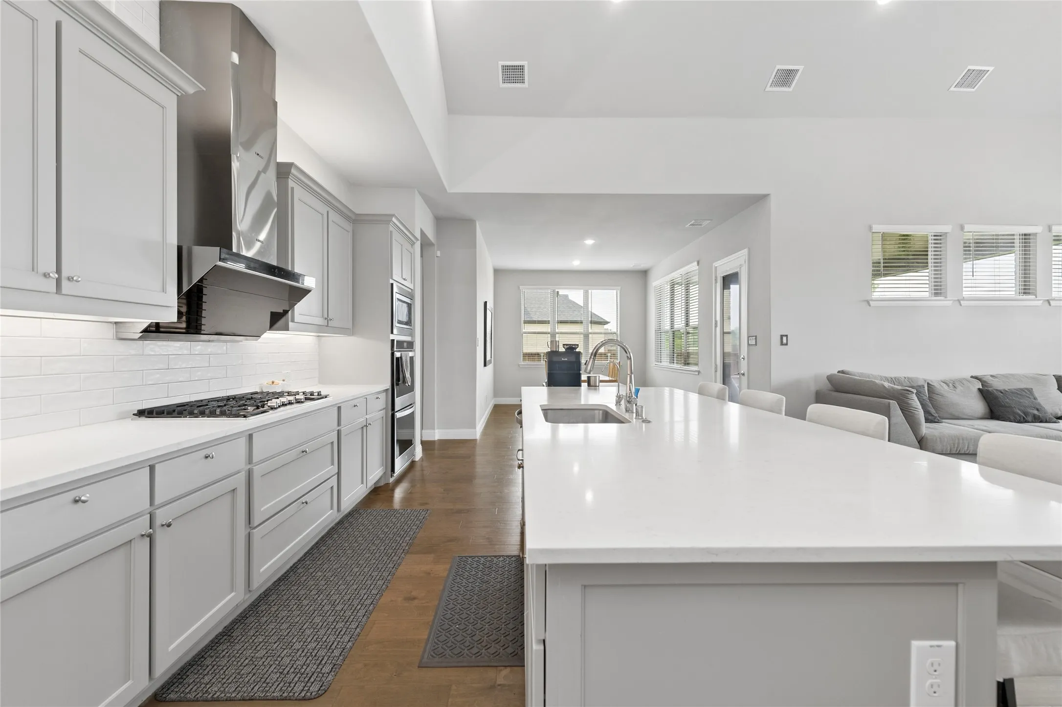 Single Family Residence For Sale in Collin County , 9562 Hickory Hill Road, Frisco, Texas 75035, 5 Bedroom, 4 Bathroom, 3 Garage spaces, 4,096 Sqft, built in 2021, mls#21297341, Real Estate Agent in Frisco, Homes For Sale in Collin county, Homes For Sale in Frisco, Realtor in Frisco Texas, Real Estate Brokerage Independent Realty Texas, Luminita Cordes Realtor