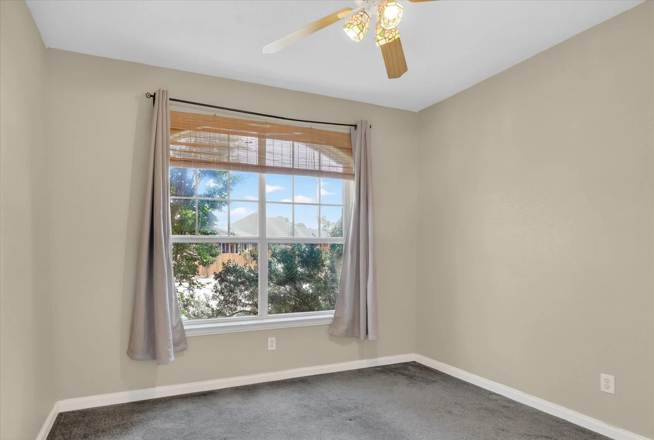 Single Family Residence For Sale in Parker County , 206 Water Oak Lane, Weatherford, Texas 76086, 3 Bedroom, 2 Bathroom, 2 Garage spaces, 1,645 Sqft, built in 2005, mls#21297686, Real Estate Agent in Weatherford, Homes For Sale in Parker county, Homes For Sale in Weatherford, Realtor in Weatherford Texas, Real Estate Brokerage Independent Realty Texas, Luminita Cordes Realtor