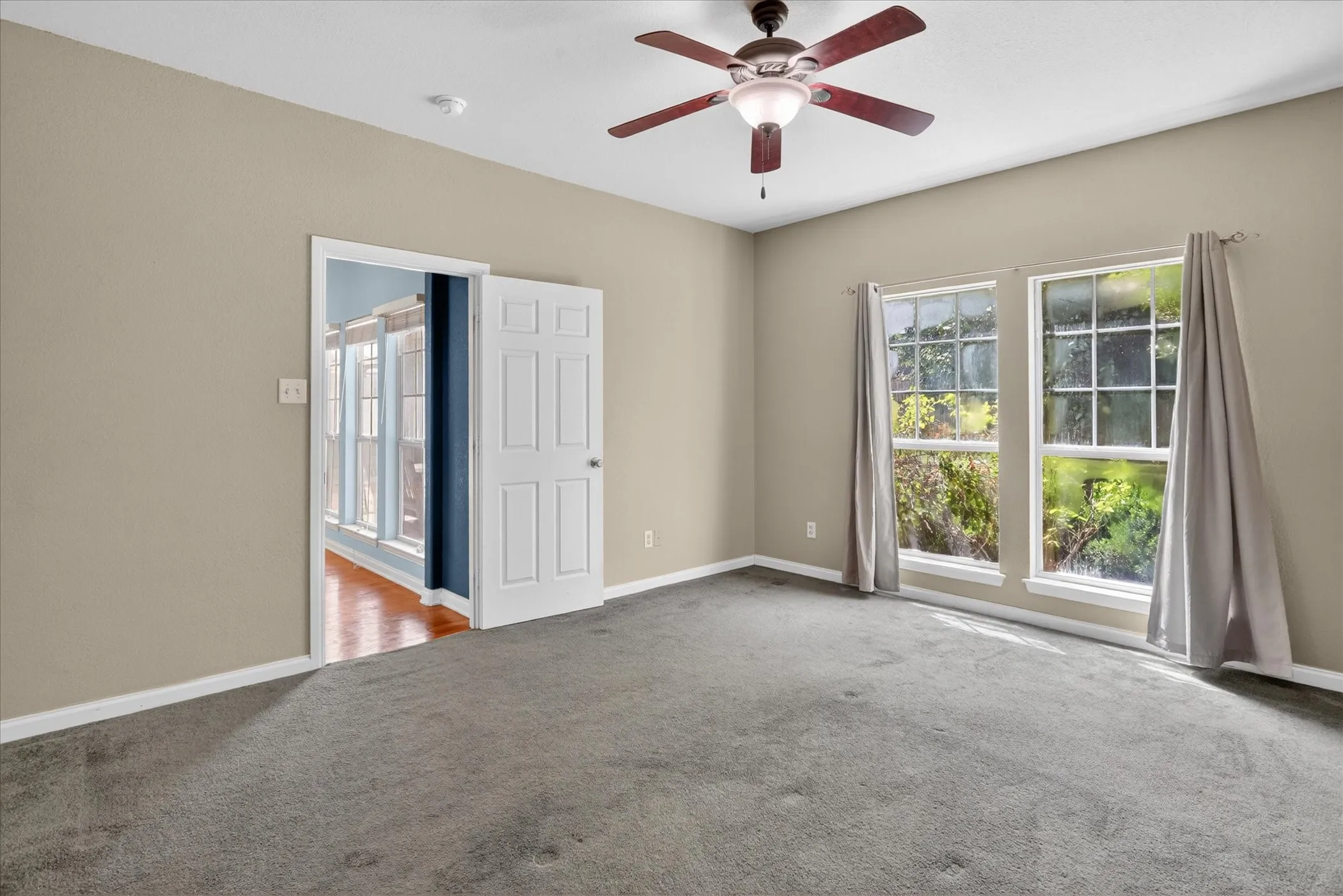 Single Family Residence For Sale in Parker County , 206 Water Oak Lane, Weatherford, Texas 76086, 3 Bedroom, 2 Bathroom, 2 Garage spaces, 1,645 Sqft, built in 2005, mls#21297686, Real Estate Agent in Weatherford, Homes For Sale in Parker county, Homes For Sale in Weatherford, Realtor in Weatherford Texas, Real Estate Brokerage Independent Realty Texas, Luminita Cordes Realtor