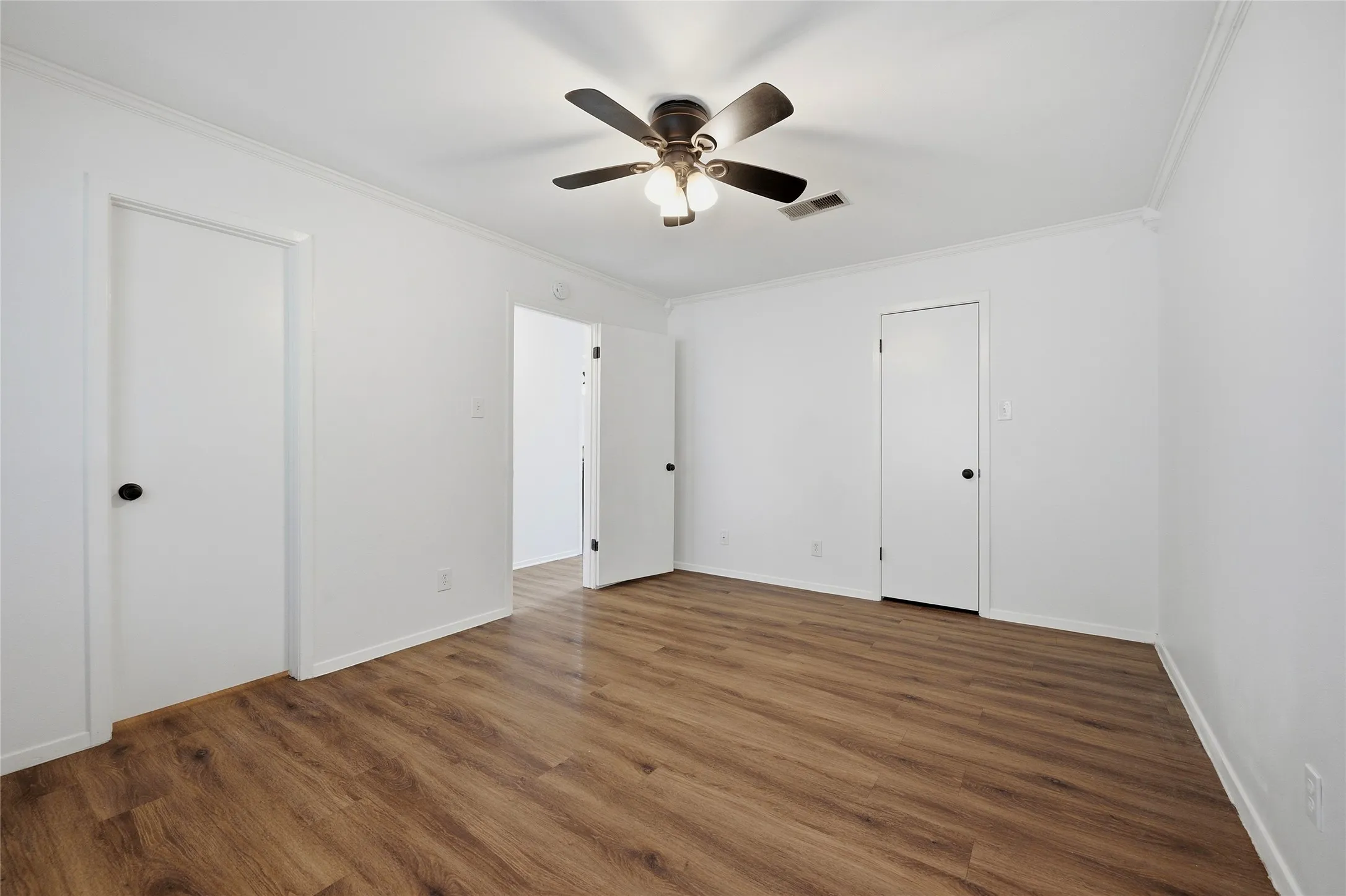 Apartment For Rent in Grayson County , 914 W Washington Street F, Sherman, Texas 75092, 2 Bedroom, 2 Bathroom, Garage spaces, 1,287 Sqft, built in 1983, mls#21297666, Real Estate Agent in Sherman, Homes For Rent in Grayson county, Homes For Rent in Sherman, Realtor in Sherman Texas, Real Estate Brokerage Independent Realty Texas, Luminita Cordes Realtor