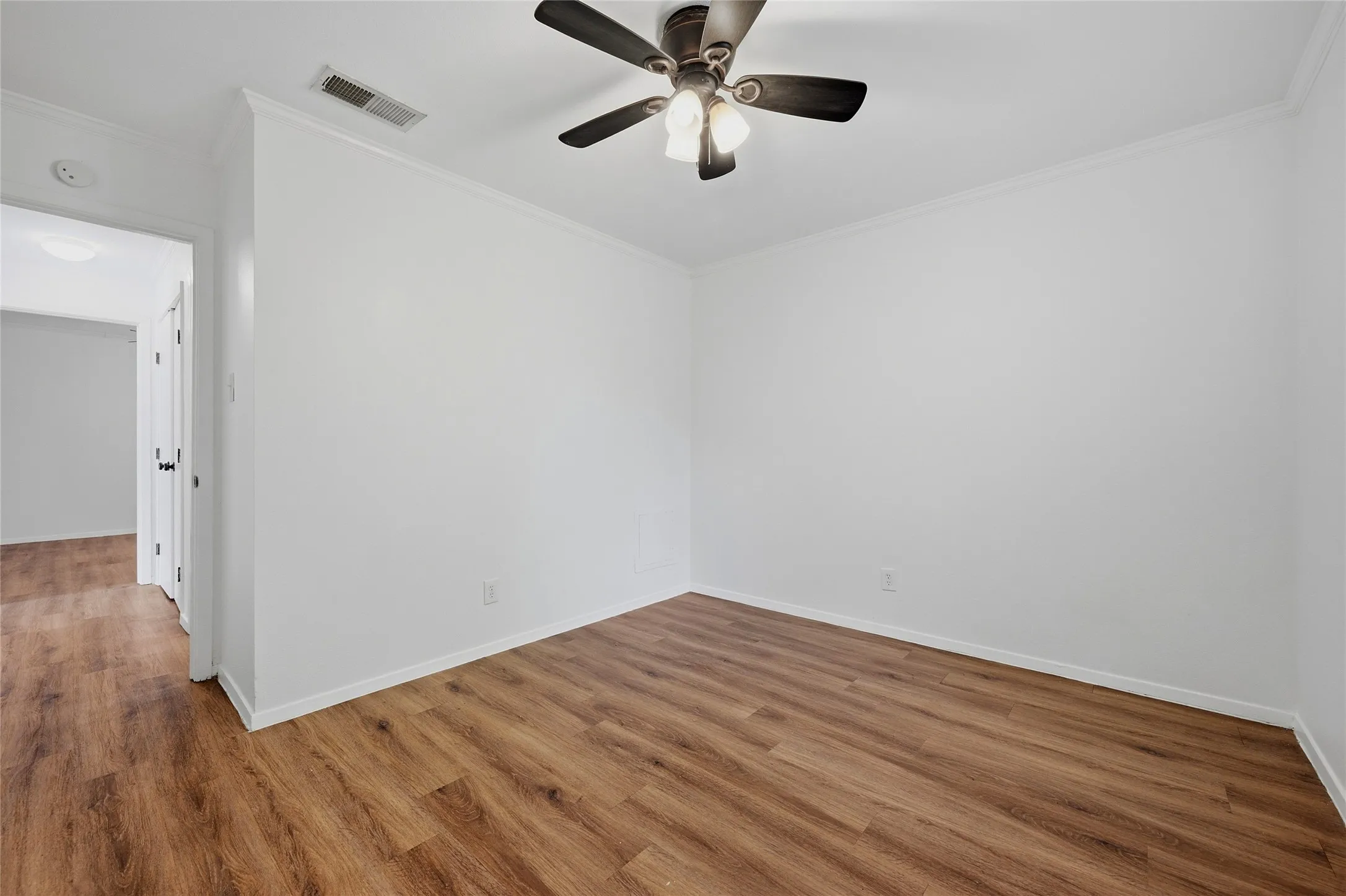 Apartment For Rent in Grayson County , 914 W Washington Street F, Sherman, Texas 75092, 2 Bedroom, 2 Bathroom, Garage spaces, 1,287 Sqft, built in 1983, mls#21297666, Real Estate Agent in Sherman, Homes For Rent in Grayson county, Homes For Rent in Sherman, Realtor in Sherman Texas, Real Estate Brokerage Independent Realty Texas, Luminita Cordes Realtor