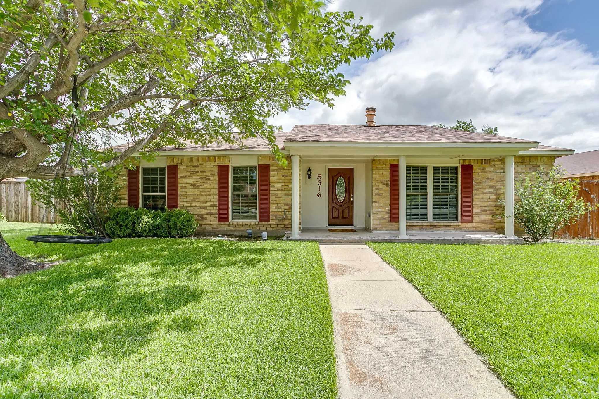 Single Family Residence For Rent in Denton County , 5316 N Colony Boulevard, The Colony, Texas 75056, 4 Bedroom, 2 Bathroom, 1 Garage spaces, 1,711 Sqft, built in 1979, mls#21295920, Real Estate Agent in The Colony, Homes For Rent in Denton county, Homes For Rent in The Colony, Realtor in The Colony Texas, Real Estate Brokerage Independent Realty Texas, Luminita Cordes Realtor