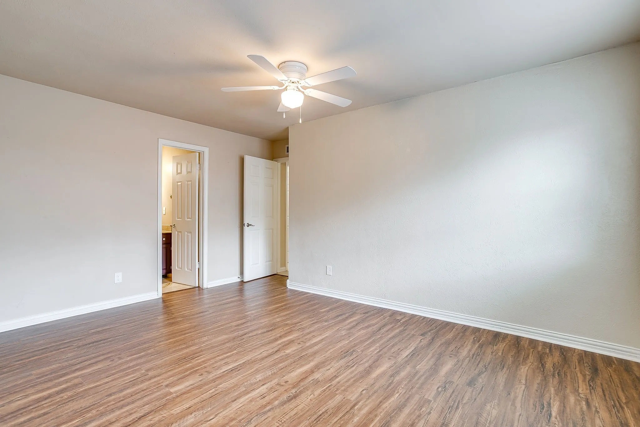 Single Family Residence For Rent in Denton County , 5316 N Colony Boulevard, The Colony, Texas 75056, 4 Bedroom, 2 Bathroom, 1 Garage spaces, 1,711 Sqft, built in 1979, mls#21295920, Real Estate Agent in The Colony, Homes For Rent in Denton county, Homes For Rent in The Colony, Realtor in The Colony Texas, Real Estate Brokerage Independent Realty Texas, Luminita Cordes Realtor