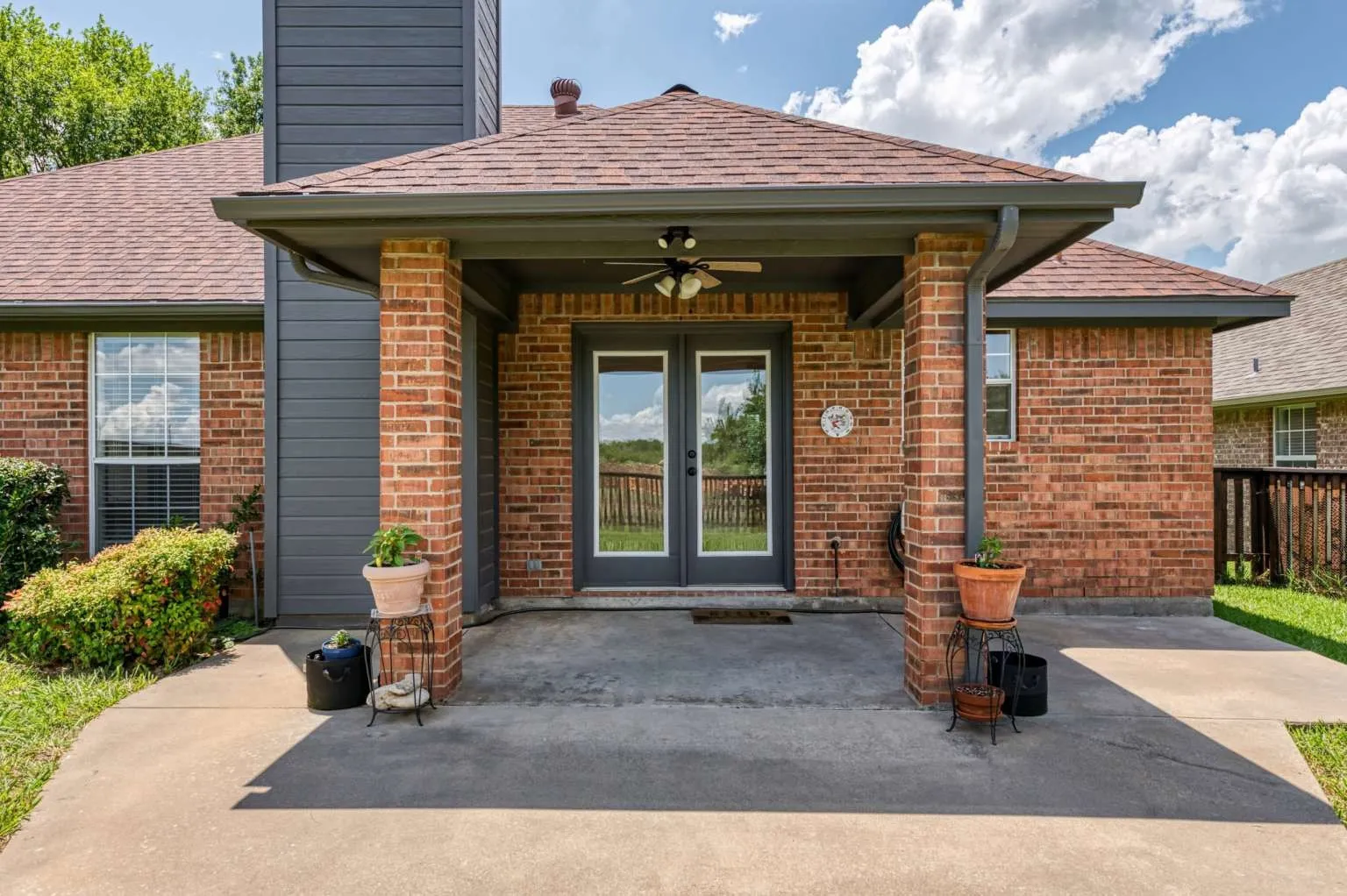 Single Family Residence For Sale in Denton County , 2720 Stephen Drive, Denton, Texas 76207, 3 Bedroom, 2 Bathroom, 2 Garage spaces, 1,365 Sqft, built in 1998, mls#21297714, Real Estate Agent in Denton, Homes For Sale in Denton county, Homes For Sale in Denton, Realtor in Denton Texas, Real Estate Brokerage Independent Realty Texas, Luminita Cordes Realtor