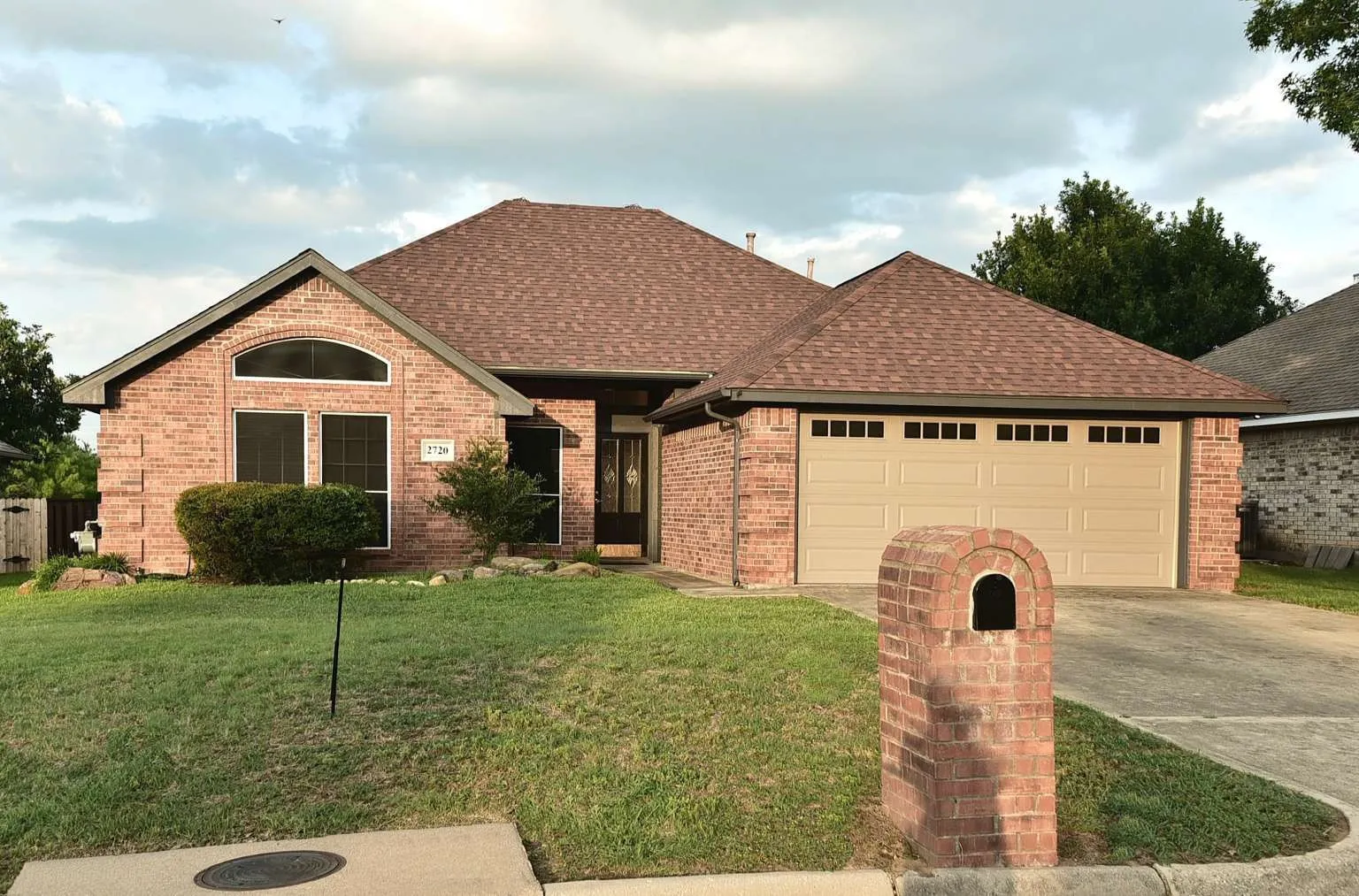 Single Family Residence For Sale in Denton County , 2720 Stephen Drive, Denton, Texas 76207, 3 Bedroom, 2 Bathroom, 2 Garage spaces, 1,365 Sqft, built in 1998, mls#21297714, Real Estate Agent in Denton, Homes For Sale in Denton county, Homes For Sale in Denton, Realtor in Denton Texas, Real Estate Brokerage Independent Realty Texas, Luminita Cordes Realtor