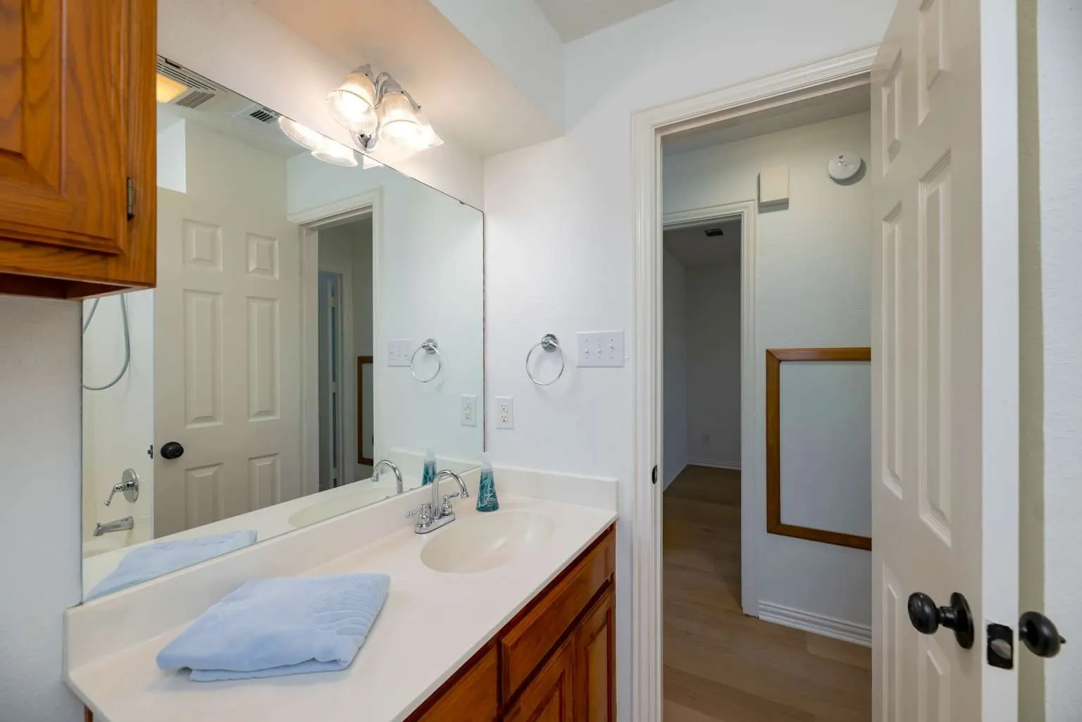 Single Family Residence For Sale in Denton County , 2720 Stephen Drive, Denton, Texas 76207, 3 Bedroom, 2 Bathroom, 2 Garage spaces, 1,365 Sqft, built in 1998, mls#21297714, Real Estate Agent in Denton, Homes For Sale in Denton county, Homes For Sale in Denton, Realtor in Denton Texas, Real Estate Brokerage Independent Realty Texas, Luminita Cordes Realtor