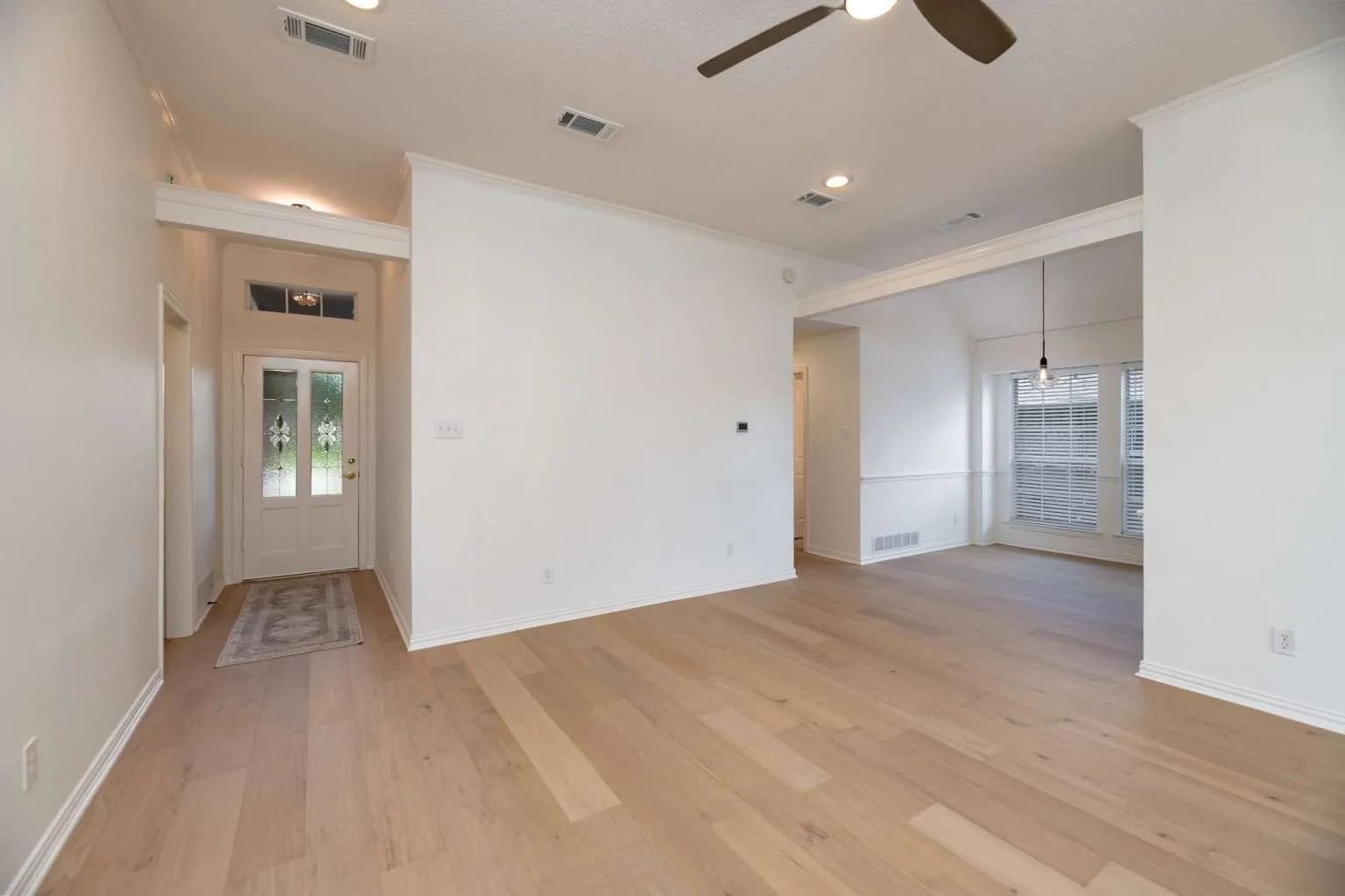 Single Family Residence For Sale in Denton County , 2720 Stephen Drive, Denton, Texas 76207, 3 Bedroom, 2 Bathroom, 2 Garage spaces, 1,365 Sqft, built in 1998, mls#21297714, Real Estate Agent in Denton, Homes For Sale in Denton county, Homes For Sale in Denton, Realtor in Denton Texas, Real Estate Brokerage Independent Realty Texas, Luminita Cordes Realtor