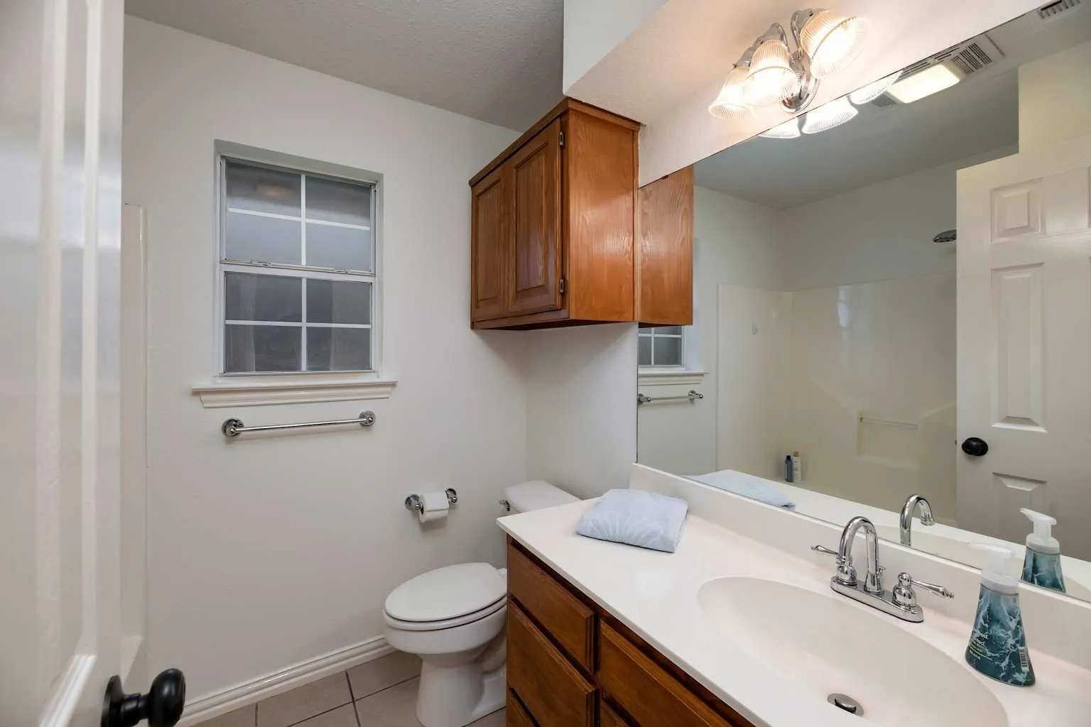 Single Family Residence For Sale in Denton County , 2720 Stephen Drive, Denton, Texas 76207, 3 Bedroom, 2 Bathroom, 2 Garage spaces, 1,365 Sqft, built in 1998, mls#21297714, Real Estate Agent in Denton, Homes For Sale in Denton county, Homes For Sale in Denton, Realtor in Denton Texas, Real Estate Brokerage Independent Realty Texas, Luminita Cordes Realtor