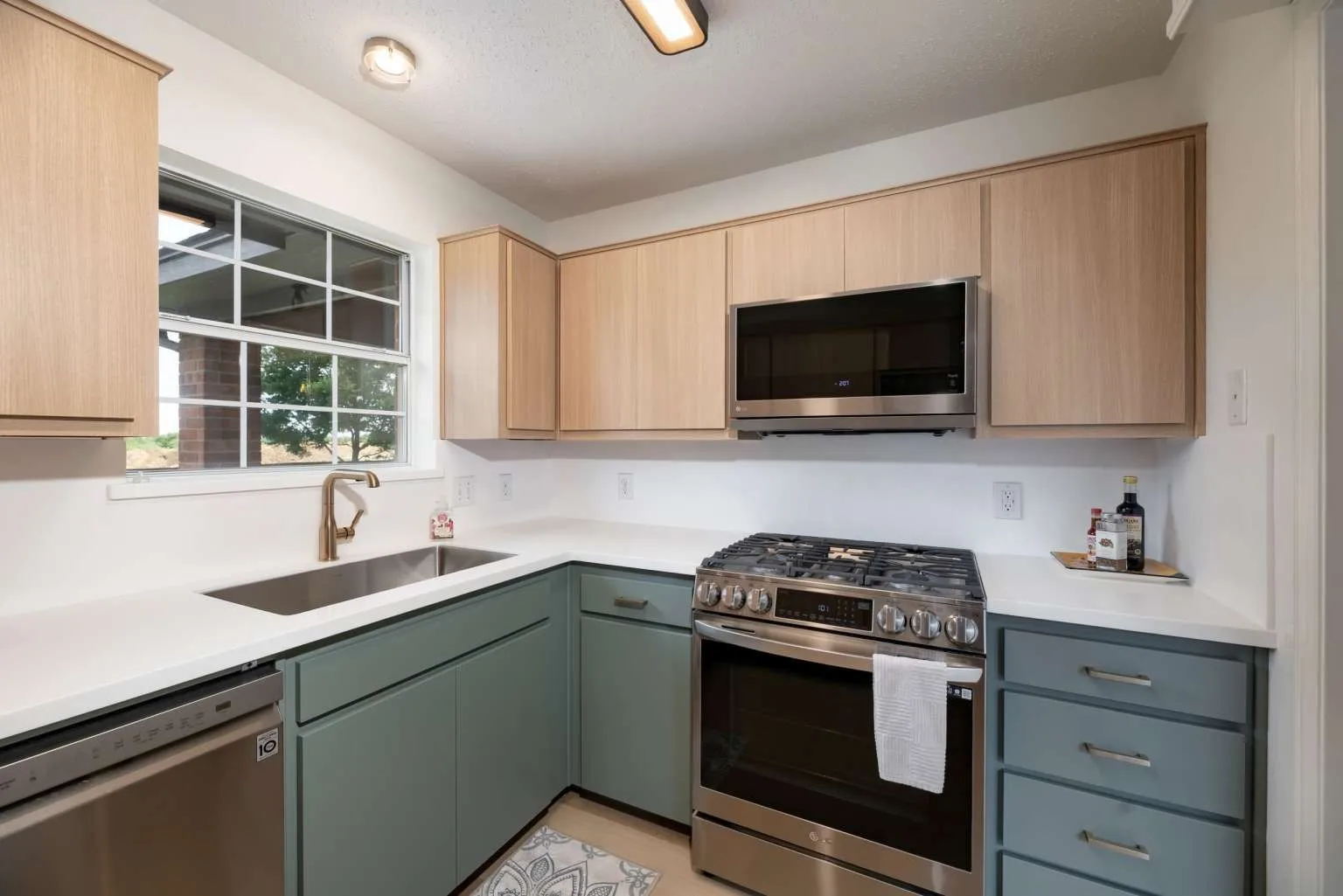 Single Family Residence For Sale in Denton County , 2720 Stephen Drive, Denton, Texas 76207, 3 Bedroom, 2 Bathroom, 2 Garage spaces, 1,365 Sqft, built in 1998, mls#21297714, Real Estate Agent in Denton, Homes For Sale in Denton county, Homes For Sale in Denton, Realtor in Denton Texas, Real Estate Brokerage Independent Realty Texas, Luminita Cordes Realtor