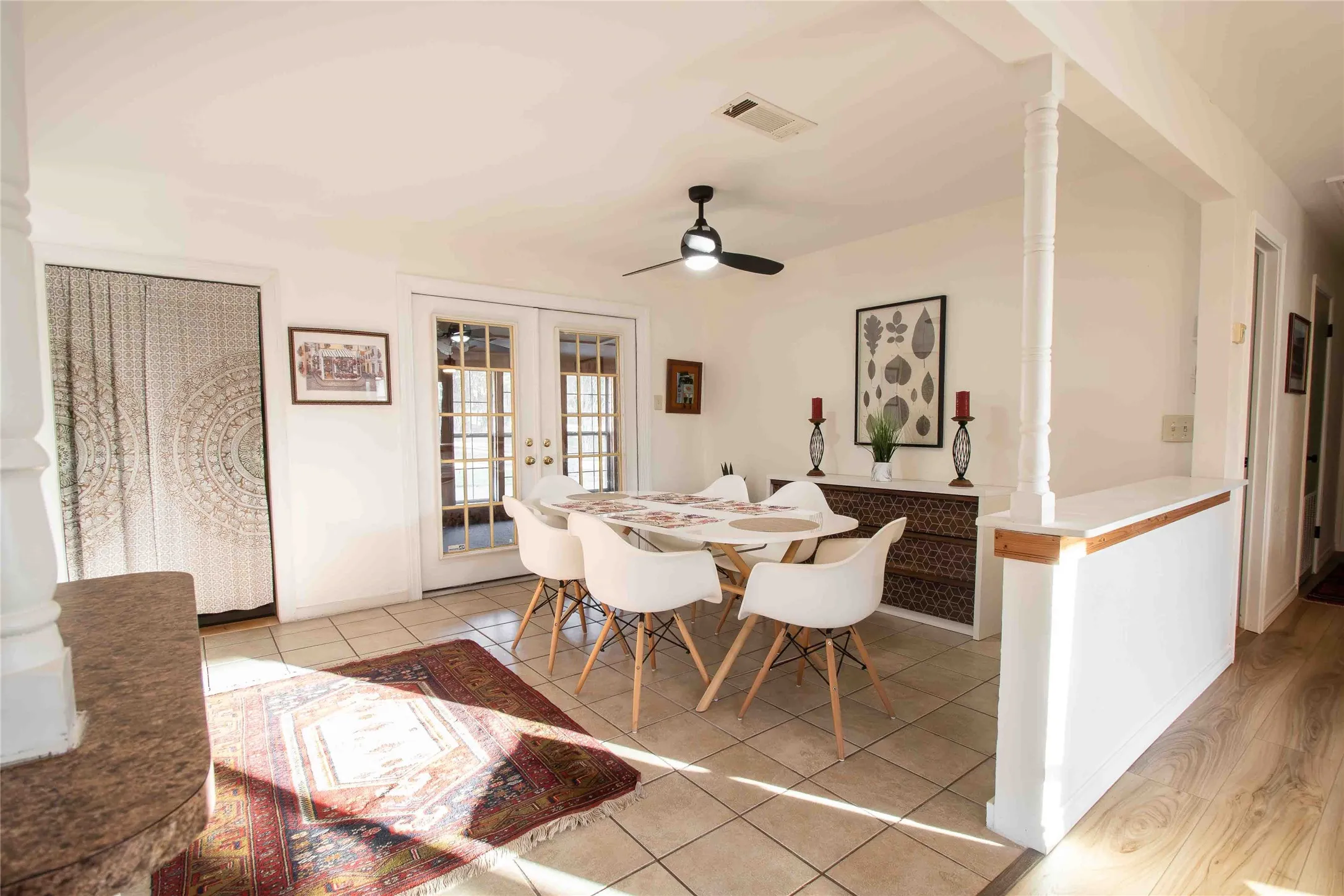 Single Family Residence For Sale in Van Zandt County , 704 Callender Lake Drive, Murchison, Texas 75778, 2 Bedroom, 2 Bathroom, Garage spaces, 1,830 Sqft, built in 1980, Price $349,000, mls#21297196, Real Estate Agent in Murchison, Homes For Sale in Van Zandt county, Homes For Sale in Murchison, Realtor in Murchison Texas, Real Estate Brokerage Independent Realty Texas, Luminita Cordes Realtor