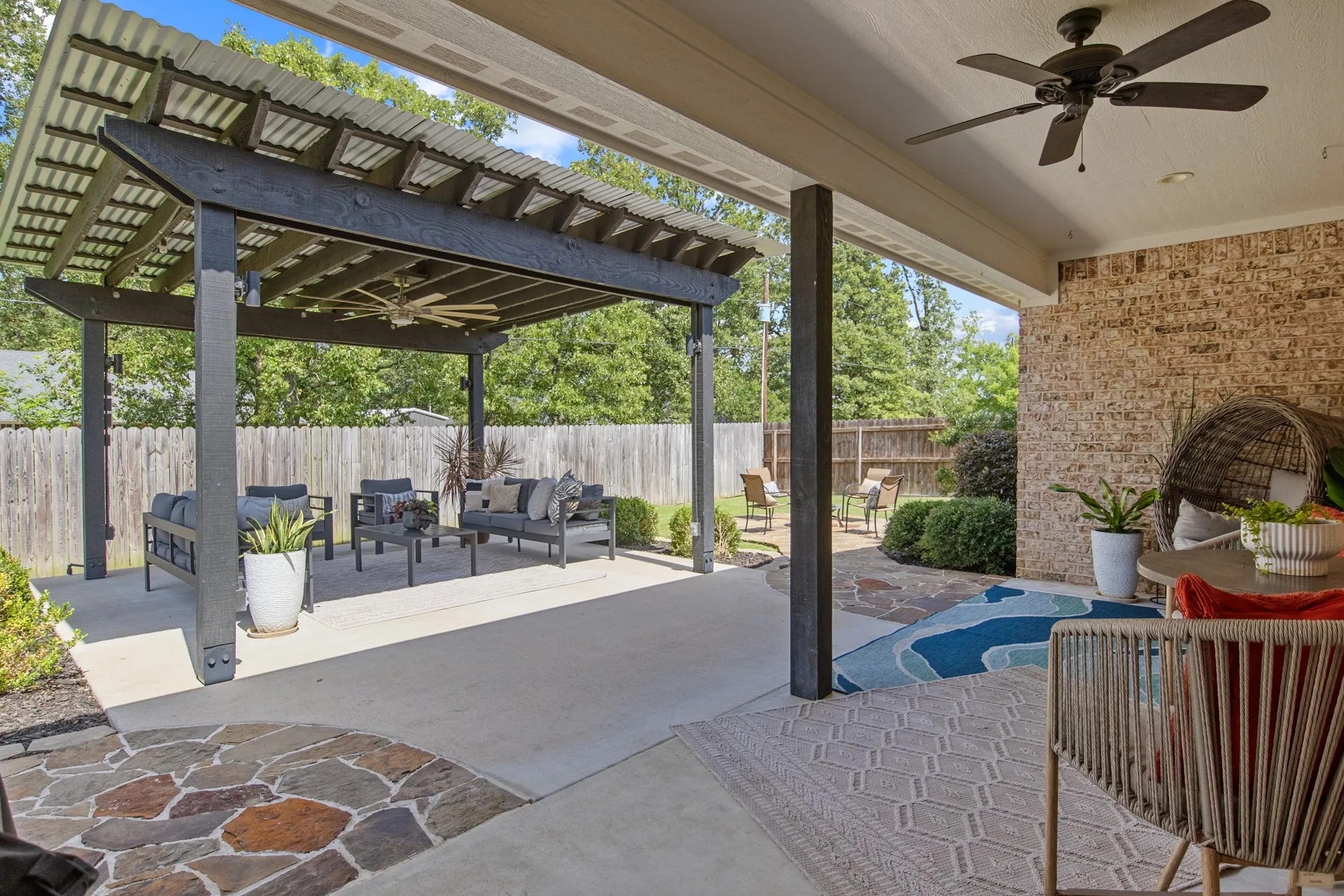 Single Family Residence For Sale in Titus County , 2729 Stone Briar, Mt Pleasant, Texas 75455, 3 Bedroom, 2 Bathroom, 2 Garage spaces, 2,226 Sqft, built in 2018, mls#21296398, Real Estate Agent in Mt Pleasant, Homes For Sale in Titus county, Homes For Sale in Mt Pleasant, Realtor in Mt Pleasant Texas, Real Estate Brokerage Independent Realty Texas, Luminita Cordes Realtor