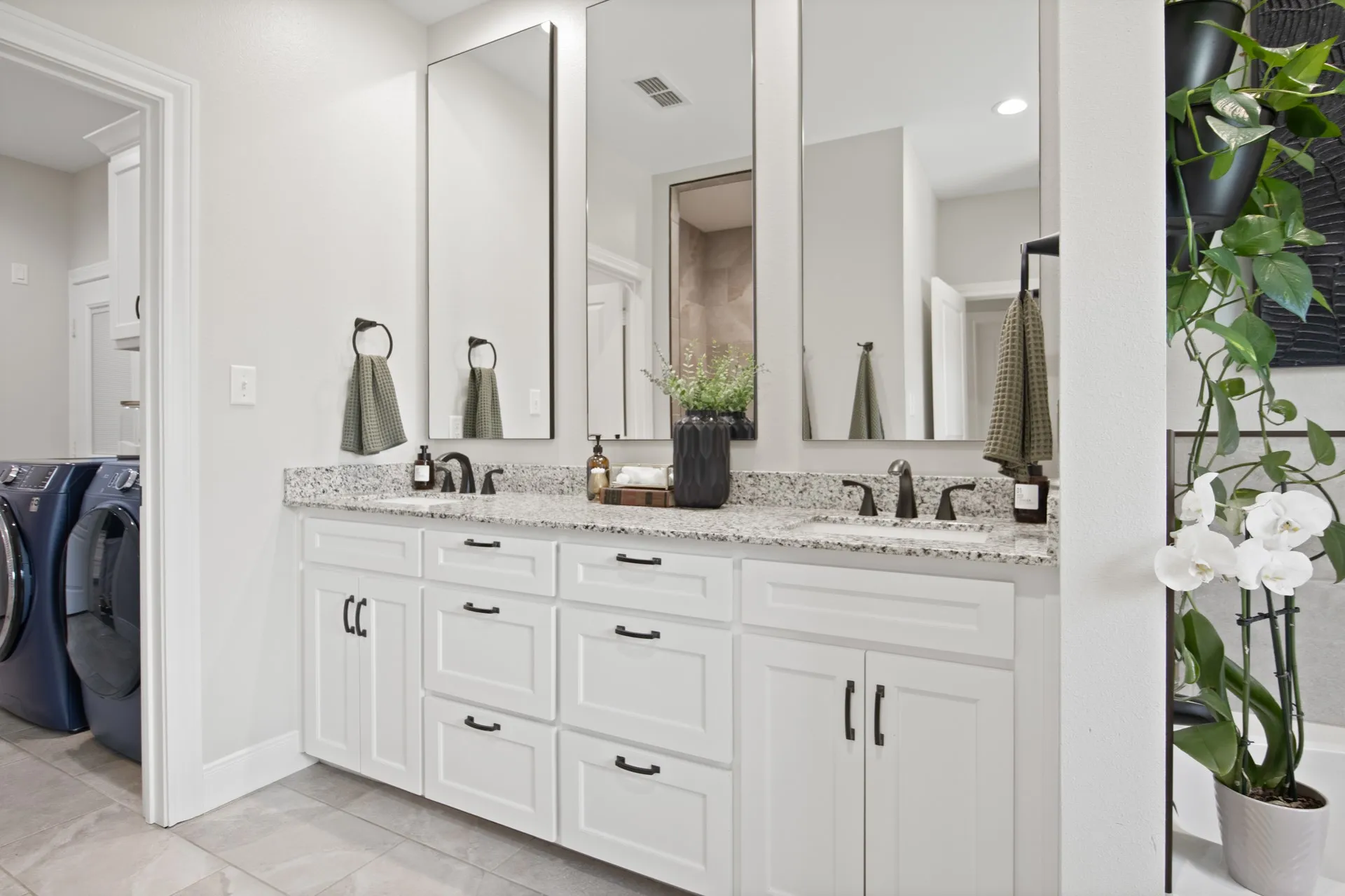 Single Family Residence For Sale in Titus County , 2729 Stone Briar, Mt Pleasant, Texas 75455, 3 Bedroom, 2 Bathroom, 2 Garage spaces, 2,226 Sqft, built in 2018, mls#21296398, Real Estate Agent in Mt Pleasant, Homes For Sale in Titus county, Homes For Sale in Mt Pleasant, Realtor in Mt Pleasant Texas, Real Estate Brokerage Independent Realty Texas, Luminita Cordes Realtor