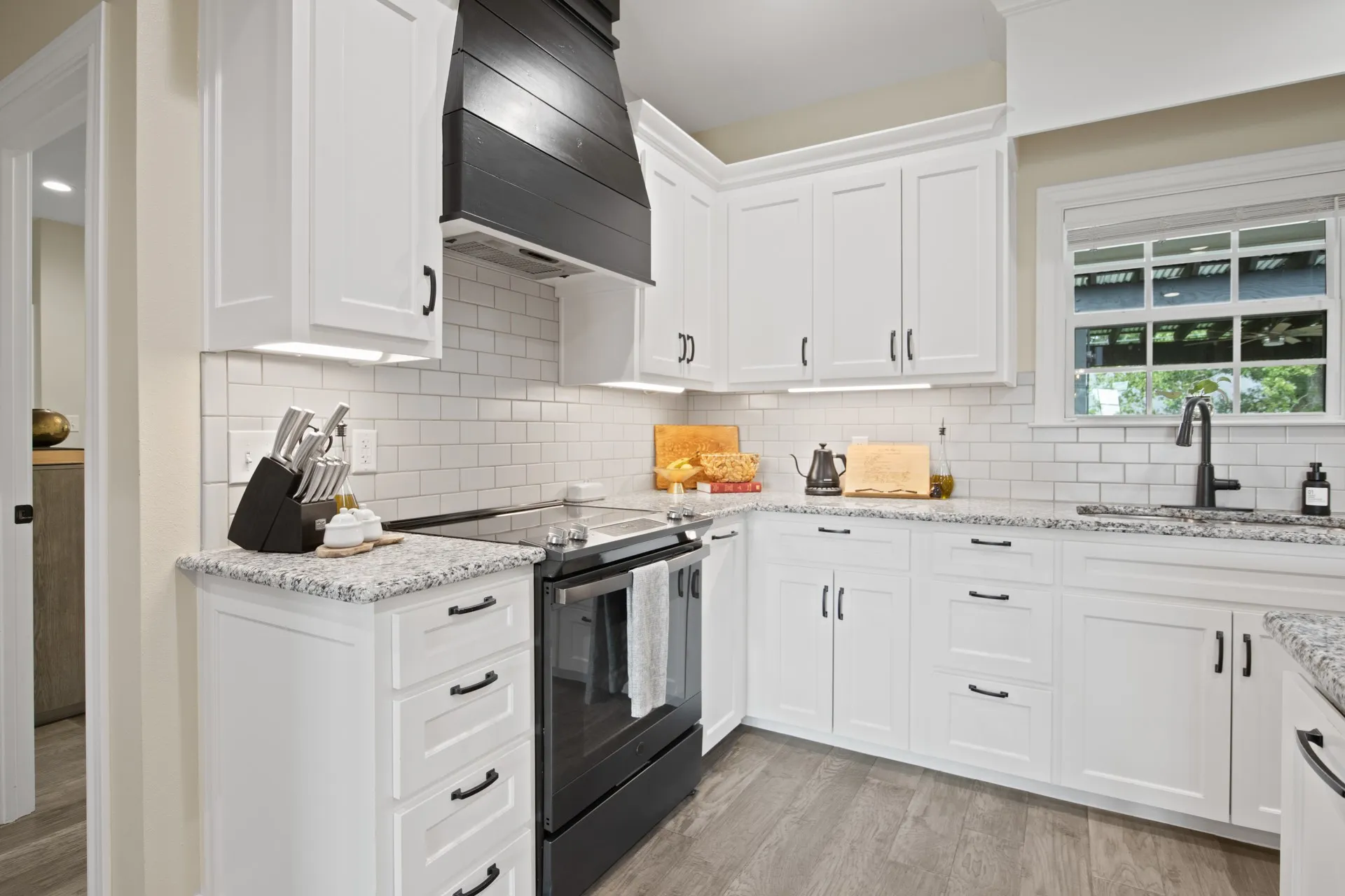 Single Family Residence For Sale in Titus County , 2729 Stone Briar, Mt Pleasant, Texas 75455, 3 Bedroom, 2 Bathroom, 2 Garage spaces, 2,226 Sqft, built in 2018, mls#21296398, Real Estate Agent in Mt Pleasant, Homes For Sale in Titus county, Homes For Sale in Mt Pleasant, Realtor in Mt Pleasant Texas, Real Estate Brokerage Independent Realty Texas, Luminita Cordes Realtor