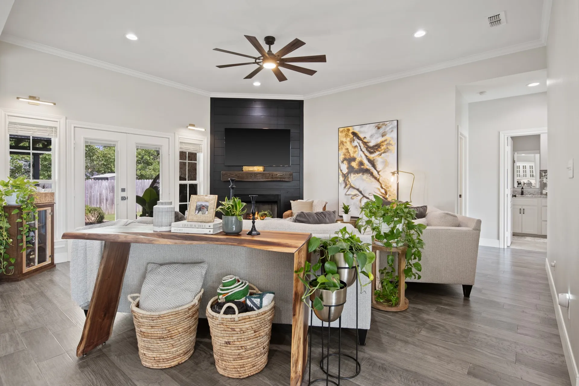 Single Family Residence For Sale in Titus County , 2729 Stone Briar, Mt Pleasant, Texas 75455, 3 Bedroom, 2 Bathroom, 2 Garage spaces, 2,226 Sqft, built in 2018, mls#21296398, Real Estate Agent in Mt Pleasant, Homes For Sale in Titus county, Homes For Sale in Mt Pleasant, Realtor in Mt Pleasant Texas, Real Estate Brokerage Independent Realty Texas, Luminita Cordes Realtor