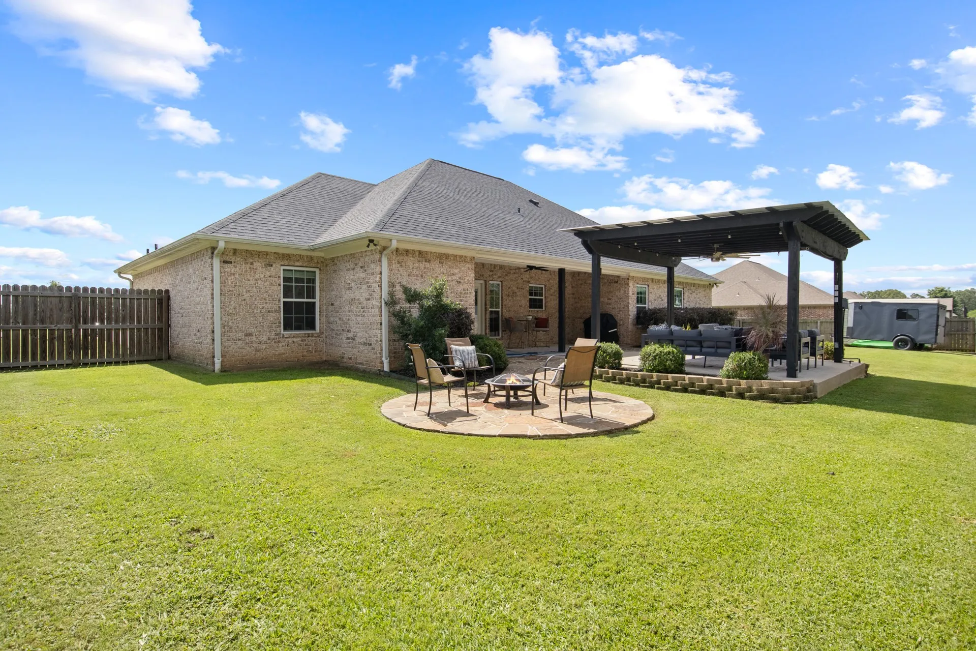 Single Family Residence For Sale in Titus County , 2729 Stone Briar, Mt Pleasant, Texas 75455, 3 Bedroom, 2 Bathroom, 2 Garage spaces, 2,226 Sqft, built in 2018, mls#21296398, Real Estate Agent in Mt Pleasant, Homes For Sale in Titus county, Homes For Sale in Mt Pleasant, Realtor in Mt Pleasant Texas, Real Estate Brokerage Independent Realty Texas, Luminita Cordes Realtor