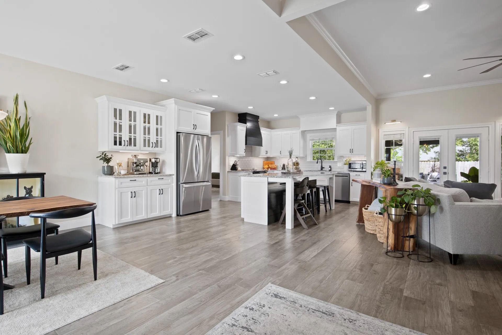 Single Family Residence For Sale in Titus County , 2729 Stone Briar, Mt Pleasant, Texas 75455, 3 Bedroom, 2 Bathroom, 2 Garage spaces, 2,226 Sqft, built in 2018, mls#21296398, Real Estate Agent in Mt Pleasant, Homes For Sale in Titus county, Homes For Sale in Mt Pleasant, Realtor in Mt Pleasant Texas, Real Estate Brokerage Independent Realty Texas, Luminita Cordes Realtor