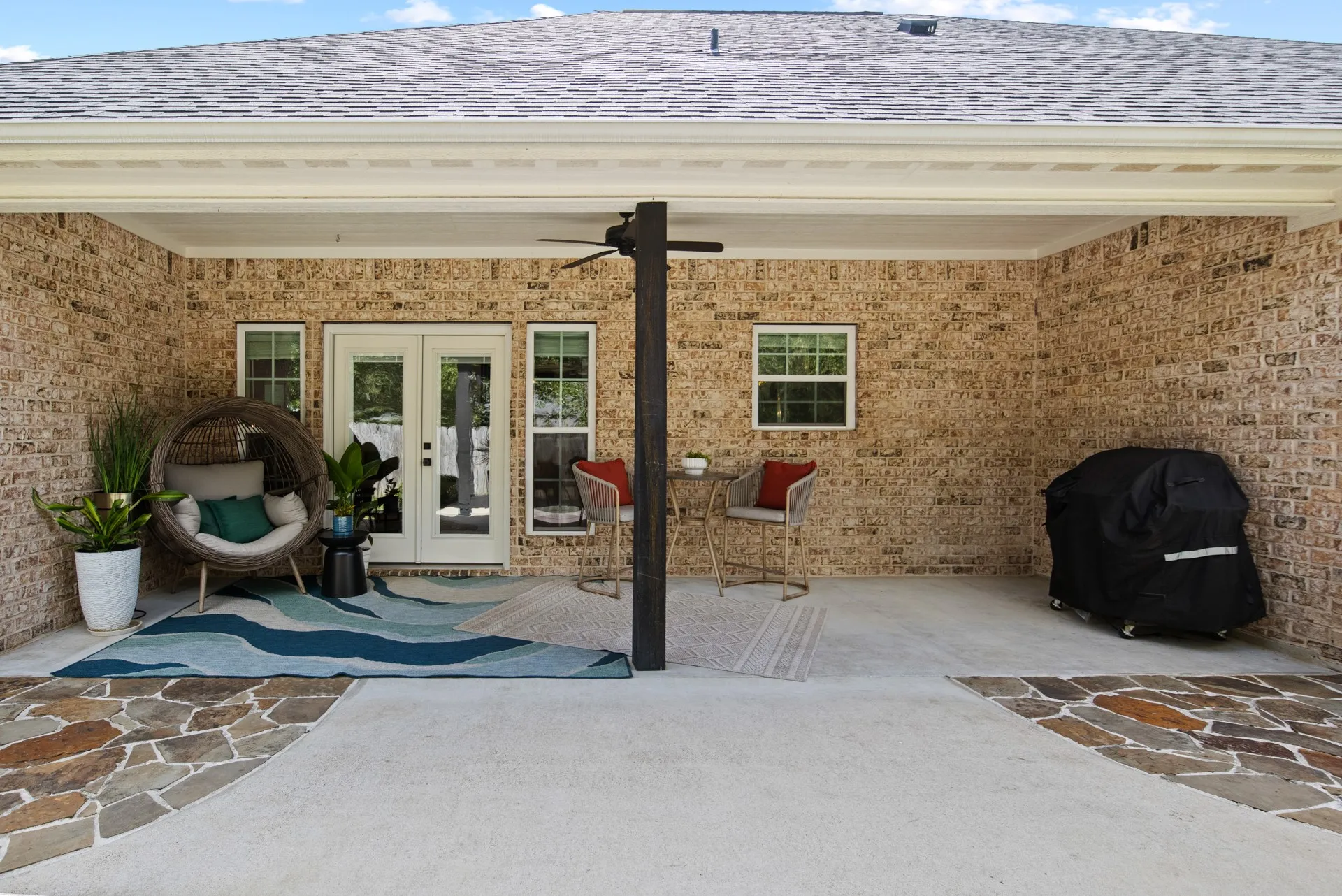 Single Family Residence For Sale in Titus County , 2729 Stone Briar, Mt Pleasant, Texas 75455, 3 Bedroom, 2 Bathroom, 2 Garage spaces, 2,226 Sqft, built in 2018, mls#21296398, Real Estate Agent in Mt Pleasant, Homes For Sale in Titus county, Homes For Sale in Mt Pleasant, Realtor in Mt Pleasant Texas, Real Estate Brokerage Independent Realty Texas, Luminita Cordes Realtor