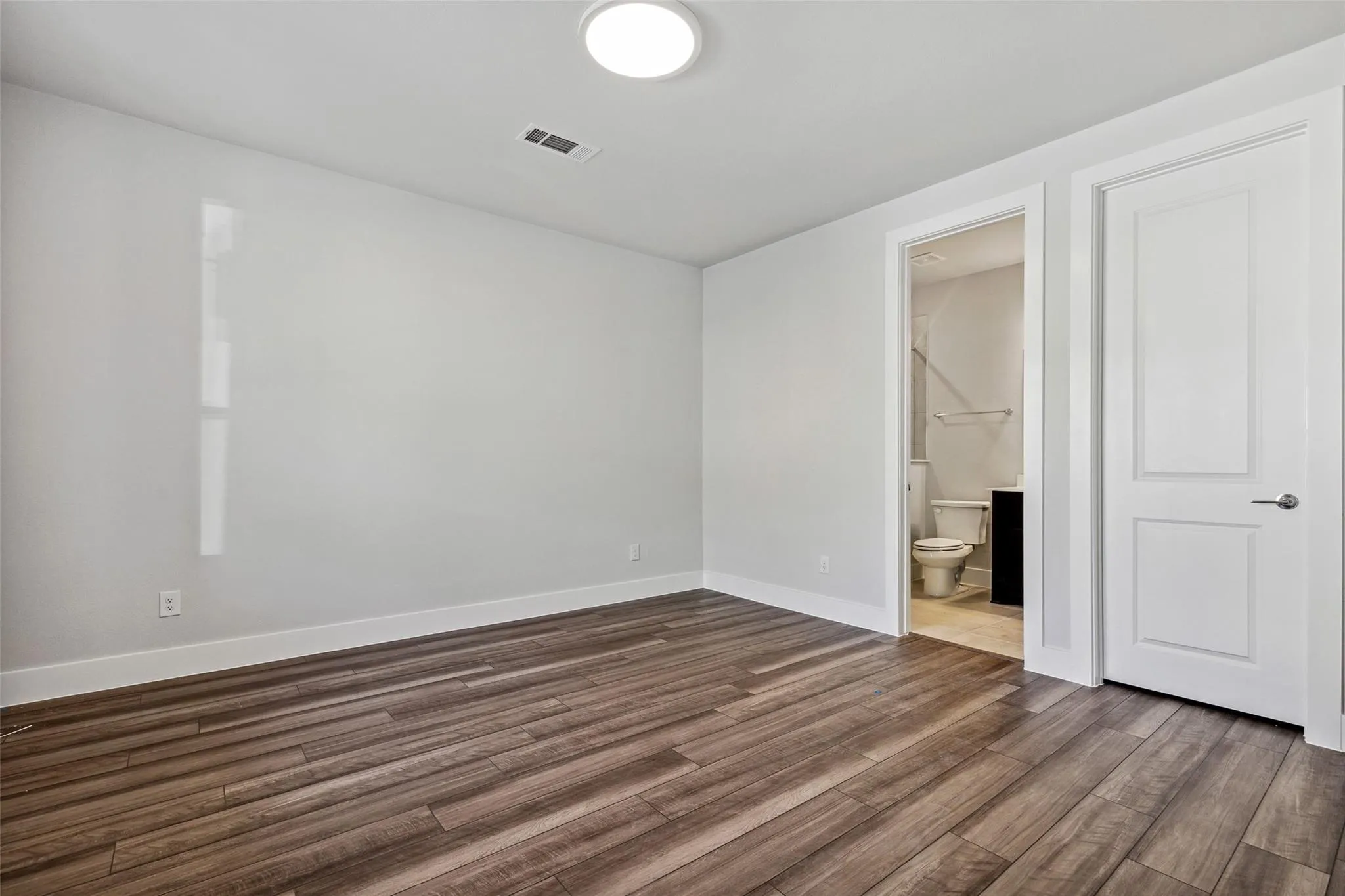 3RD BEDROOM, OFFICE, OR FLEXIBLE SPACE ON LEVEL ONE