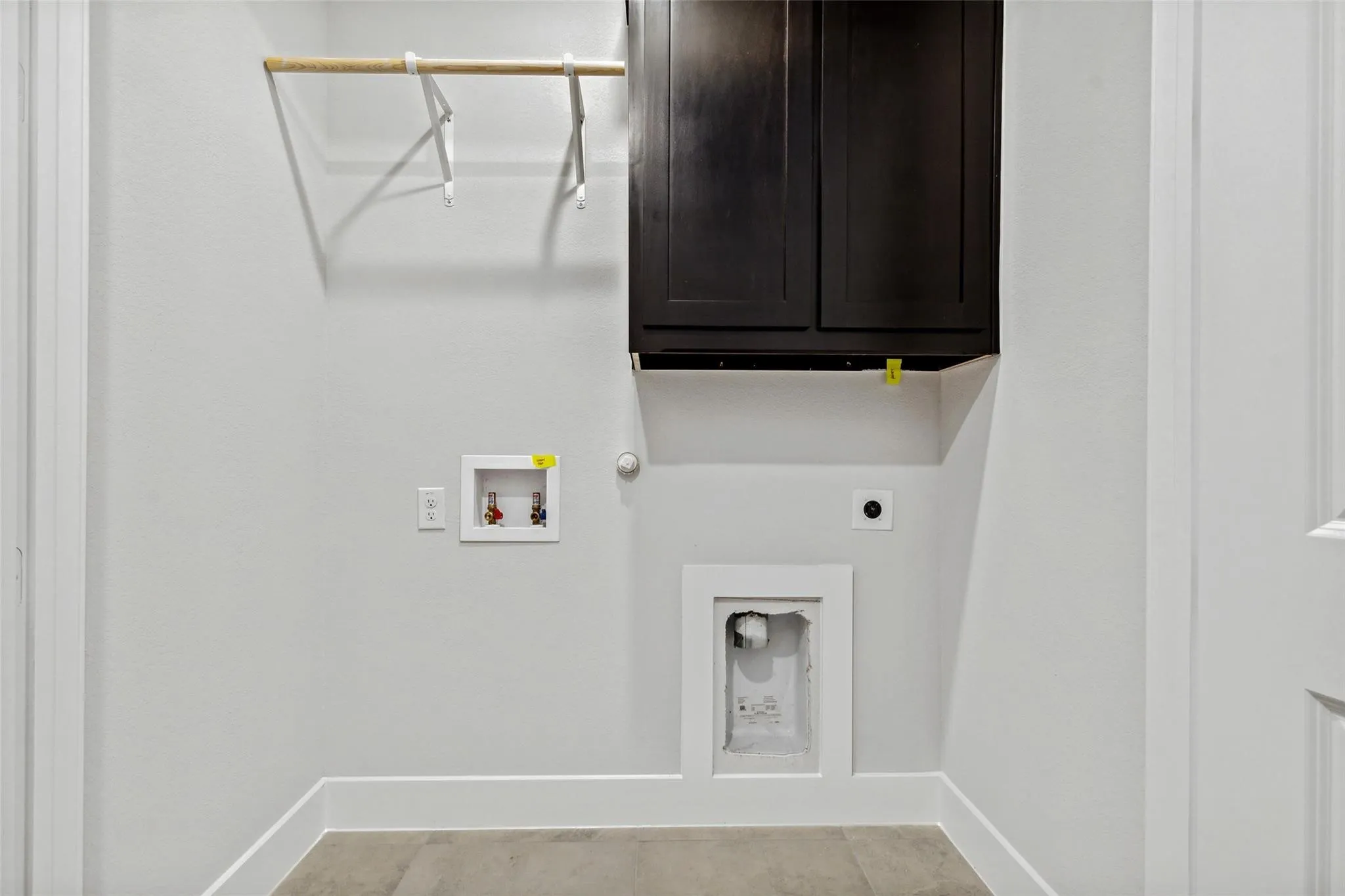 FULL SIZE WASHER AND DRYER ON FIRST LEVEL