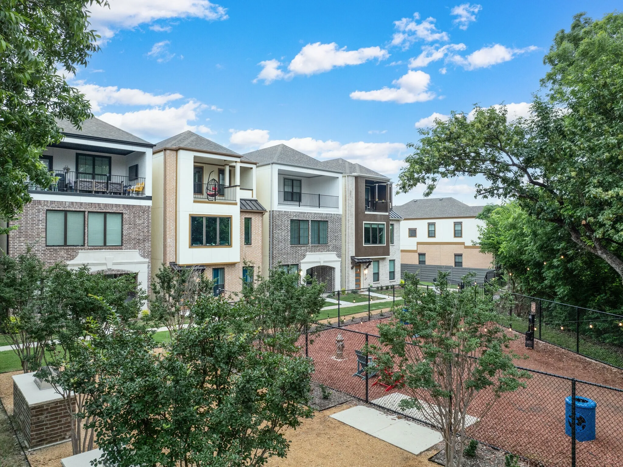 NATIVE LANDSCAPED COMMUNITY WITH RESORT AMENITIES