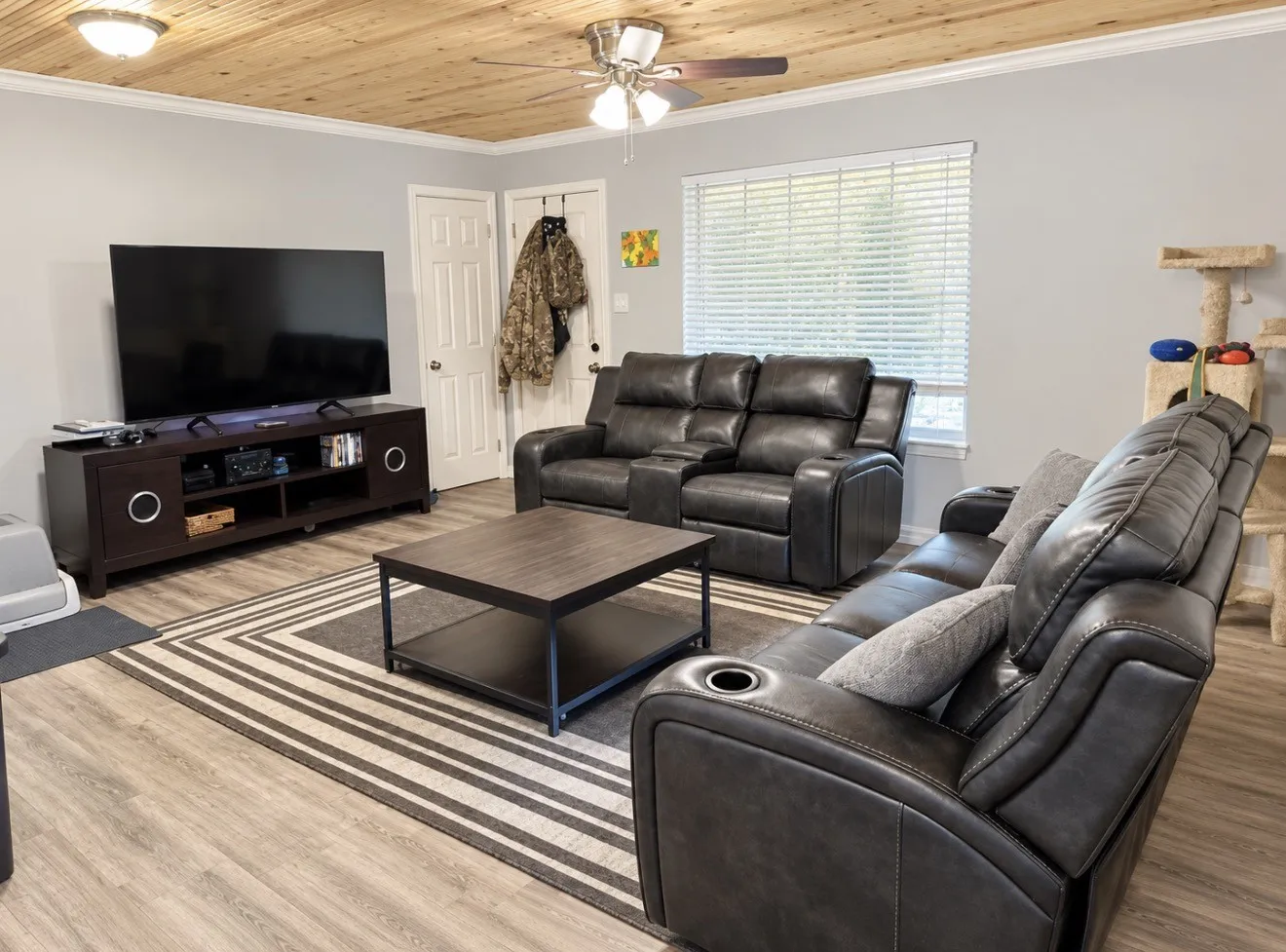 Single Family Residence For Sale in Bowie County , 1002 Champion Street, Texarkana, Texas 75501, 4 Bedroom, 2 Bathroom, 1 Garage spaces, 1,545 Sqft, built in 1975, mls#21297751, Real Estate Agent in Texarkana, Homes For Sale in Bowie county, Homes For Sale in Texarkana, Realtor in Texarkana Texas, Real Estate Brokerage Independent Realty Texas, Luminita Cordes Realtor