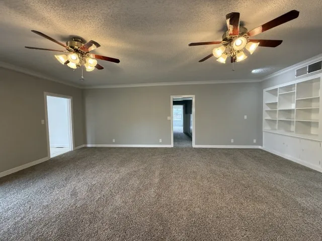 Single Family Residence For Sale in Dawson County , 1001 N 3rd Street, Lamesa, Texas 79331, 4 Bedroom, 2 Bathroom, 2 Garage spaces, 3,121 Sqft, built in 1936, mls#21297745, Real Estate Agent in Lamesa, Homes For Sale in Dawson county, Homes For Sale in Lamesa, Realtor in Lamesa Texas, Real Estate Brokerage Independent Realty Texas, Luminita Cordes Realtor