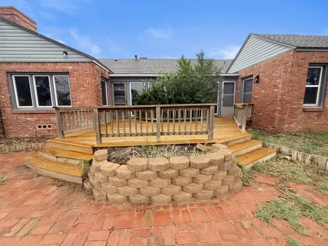 Single Family Residence For Sale in Dawson County , 1001 N 3rd Street, Lamesa, Texas 79331, 4 Bedroom, 2 Bathroom, 2 Garage spaces, 3,121 Sqft, built in 1936, mls#21297745, Real Estate Agent in Lamesa, Homes For Sale in Dawson county, Homes For Sale in Lamesa, Realtor in Lamesa Texas, Real Estate Brokerage Independent Realty Texas, Luminita Cordes Realtor